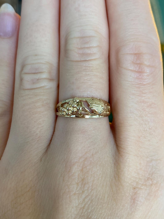 Solid 10k Yellow Gold Grapevine Ring - Size 6.75