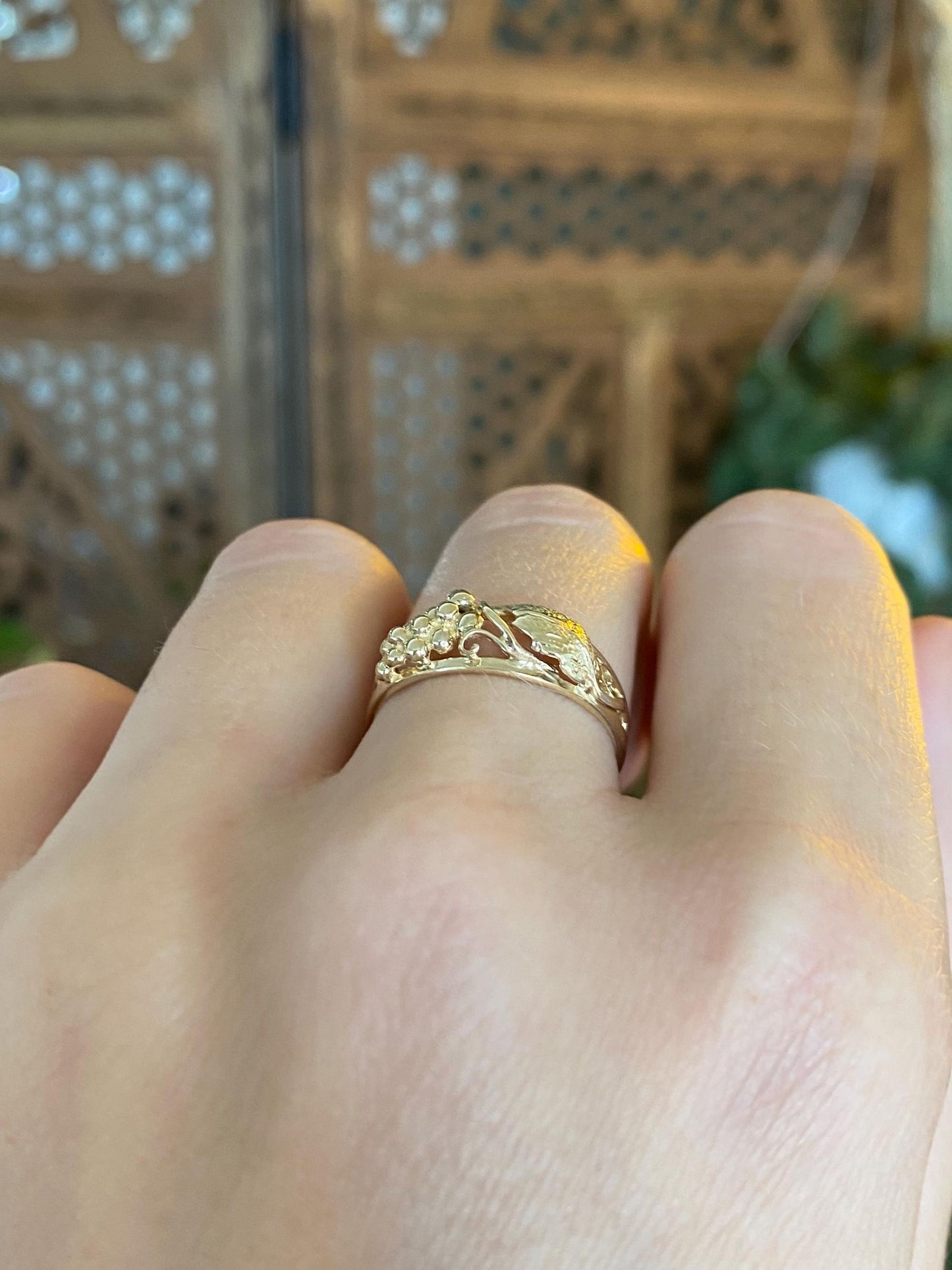 Solid 10k Yellow Gold Grapevine Ring - Size 6.75
