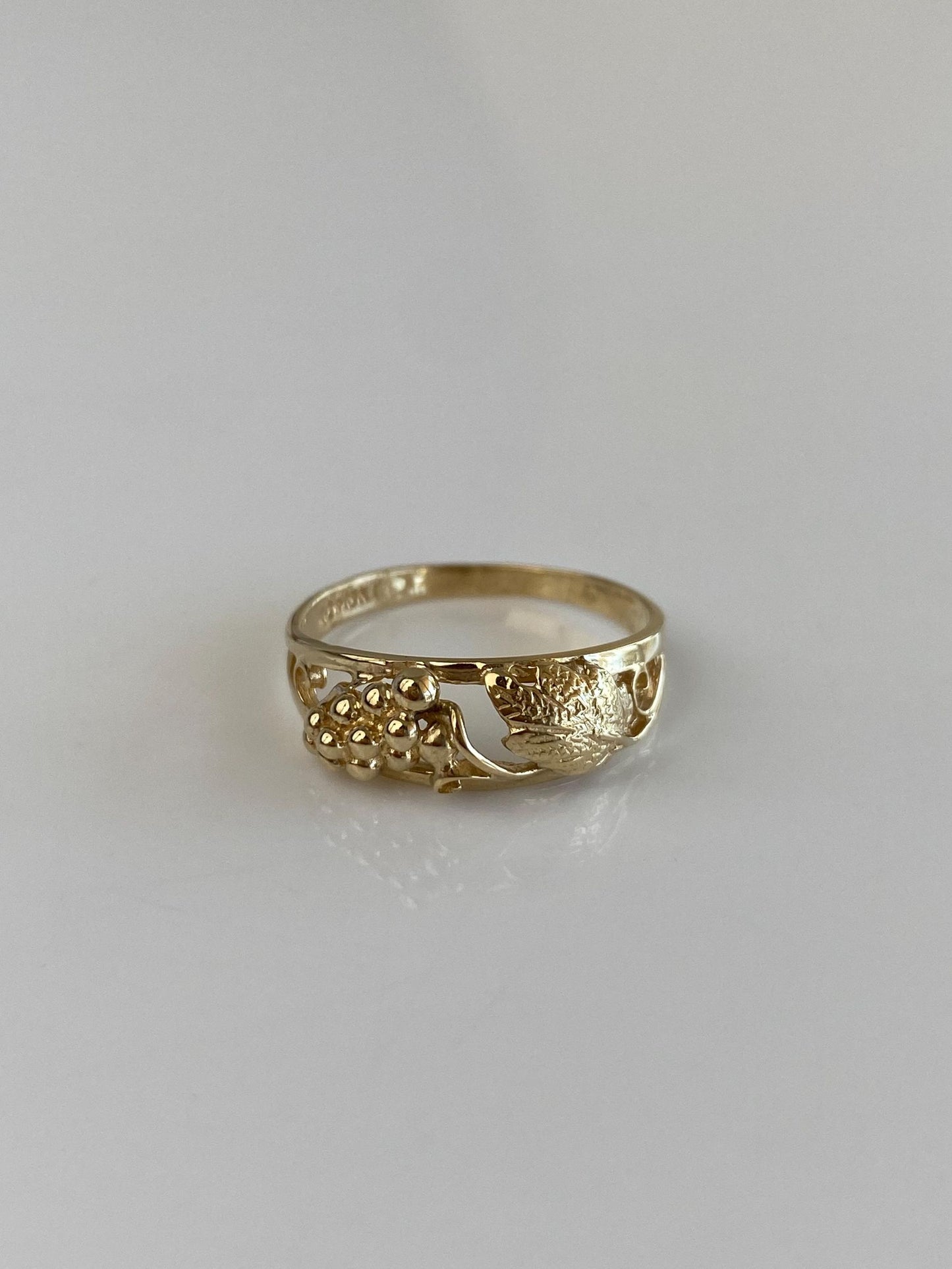 Solid 10k Yellow Gold Grapevine Ring - Size 6.75