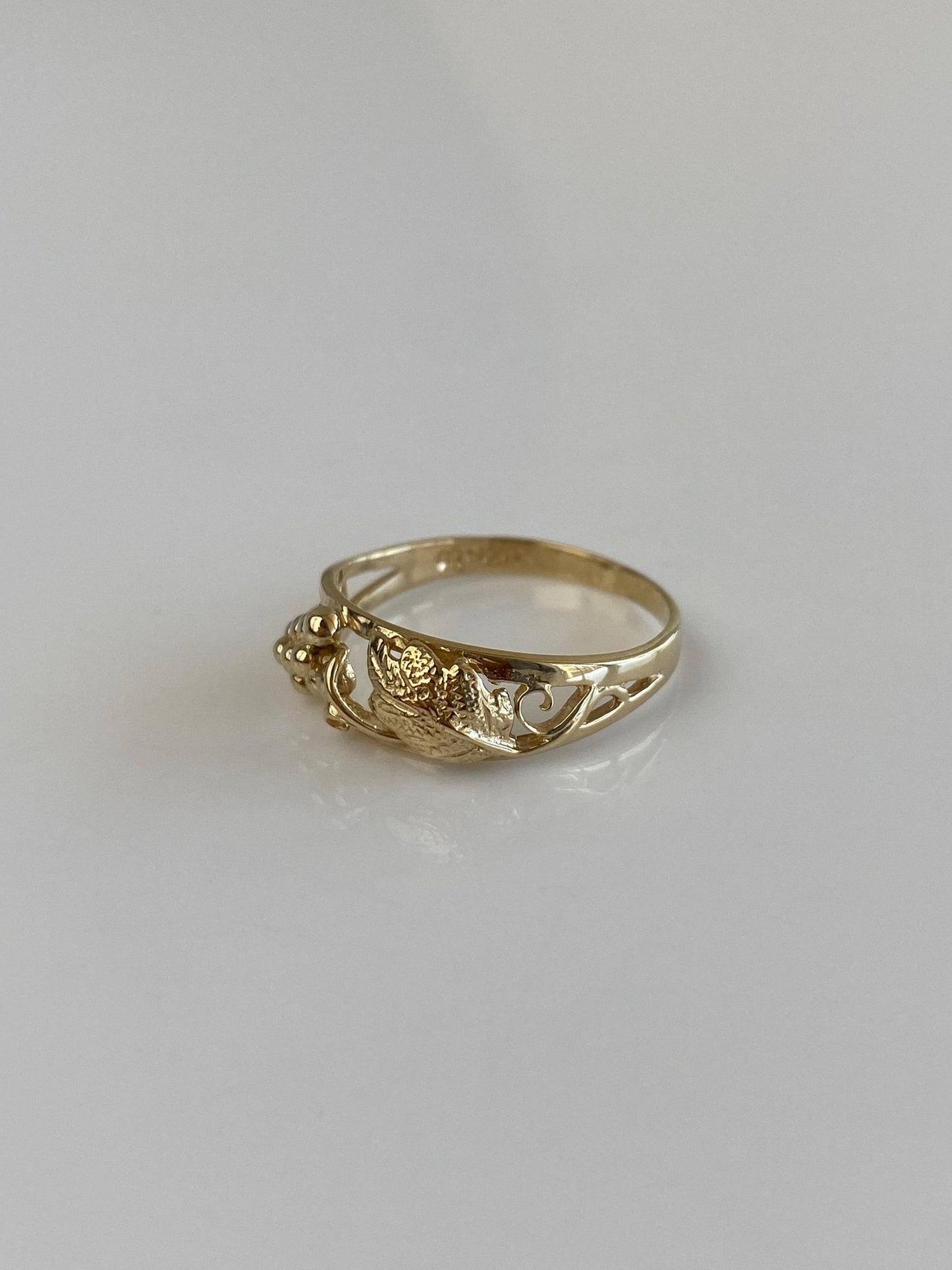 Solid 10k Yellow Gold Grapevine Ring - Size 6.75