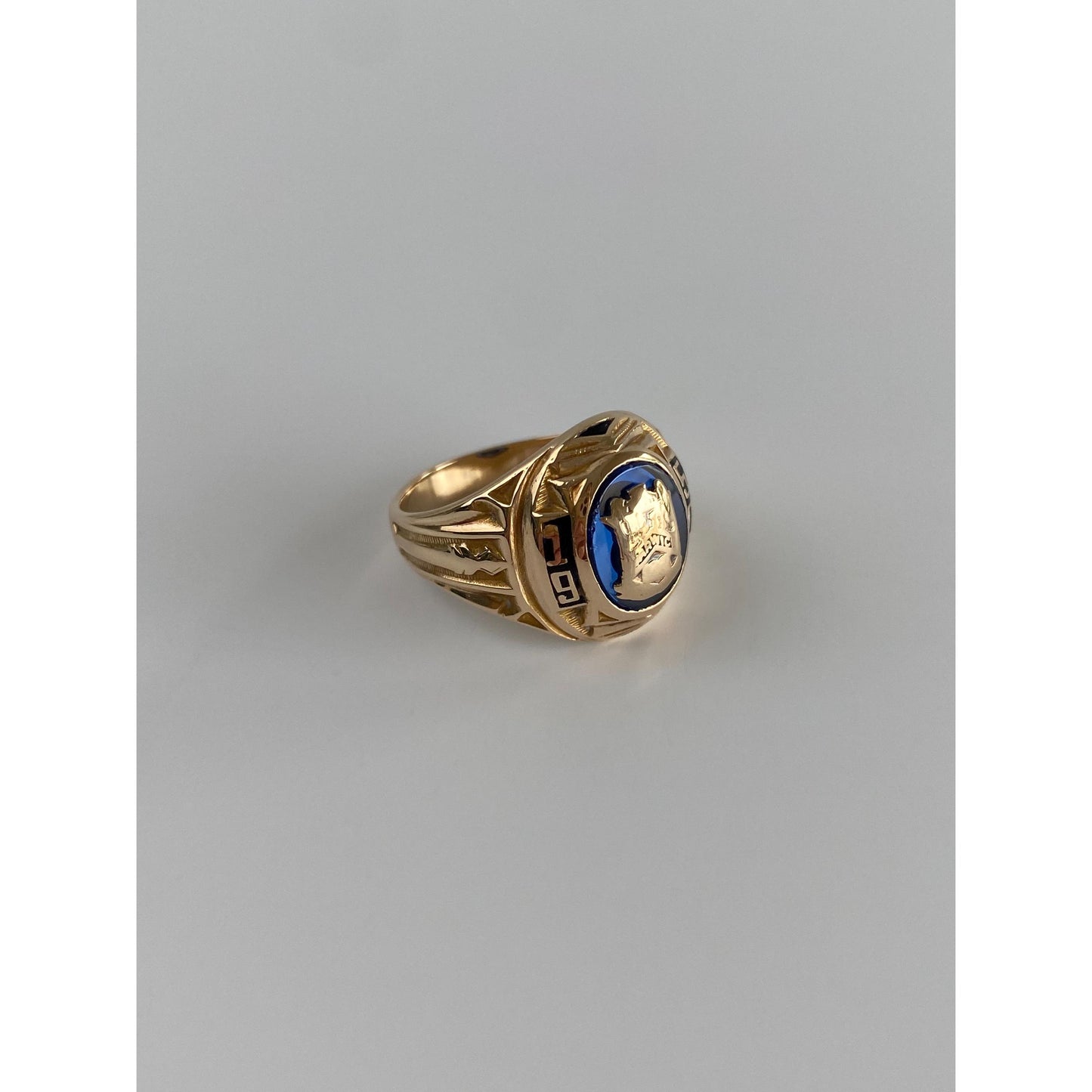 Vintage Solid 10k Yellow Gold 1950 Class Ring - Size 6.25