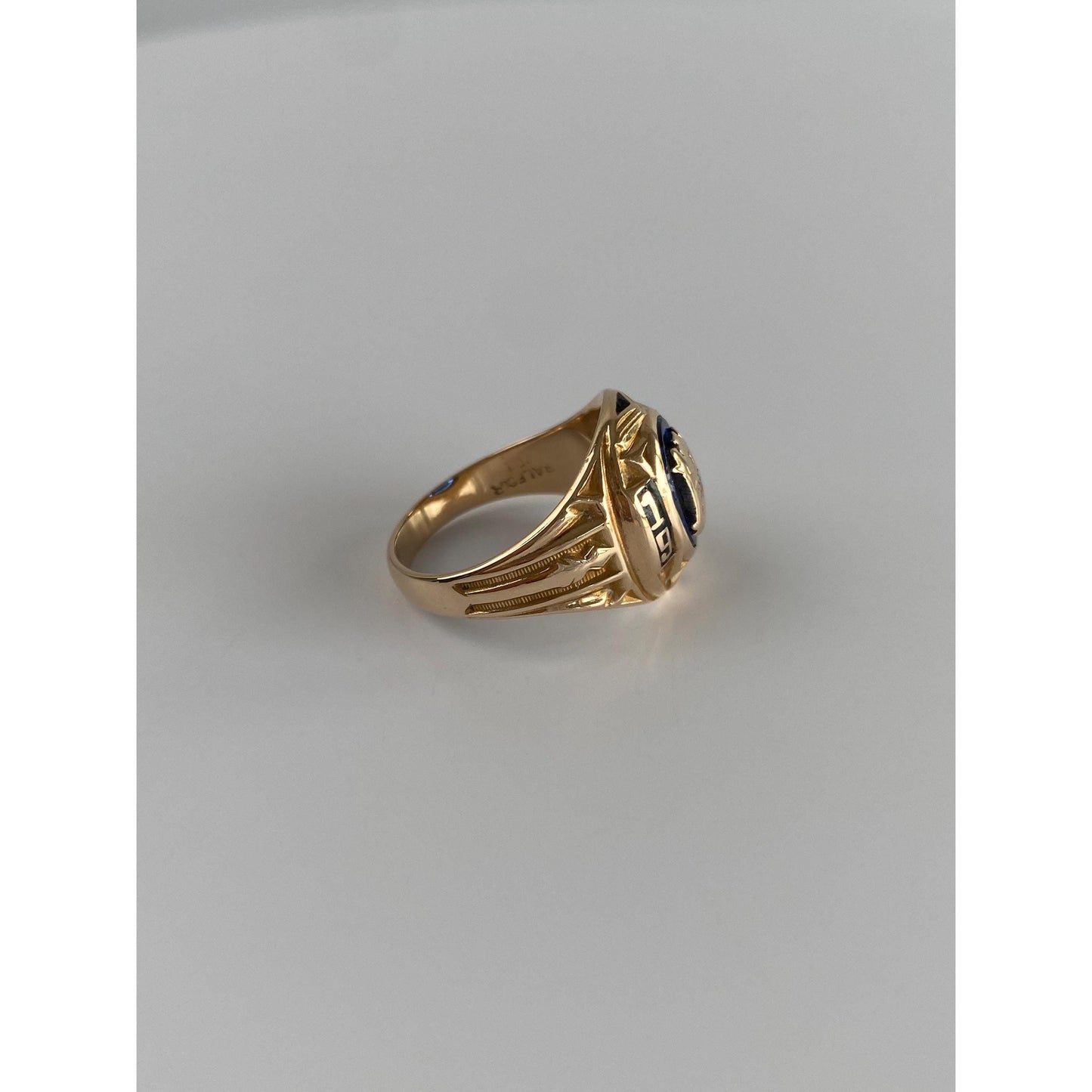 Vintage Solid 10k Yellow Gold 1950 Class Ring - Size 6.25