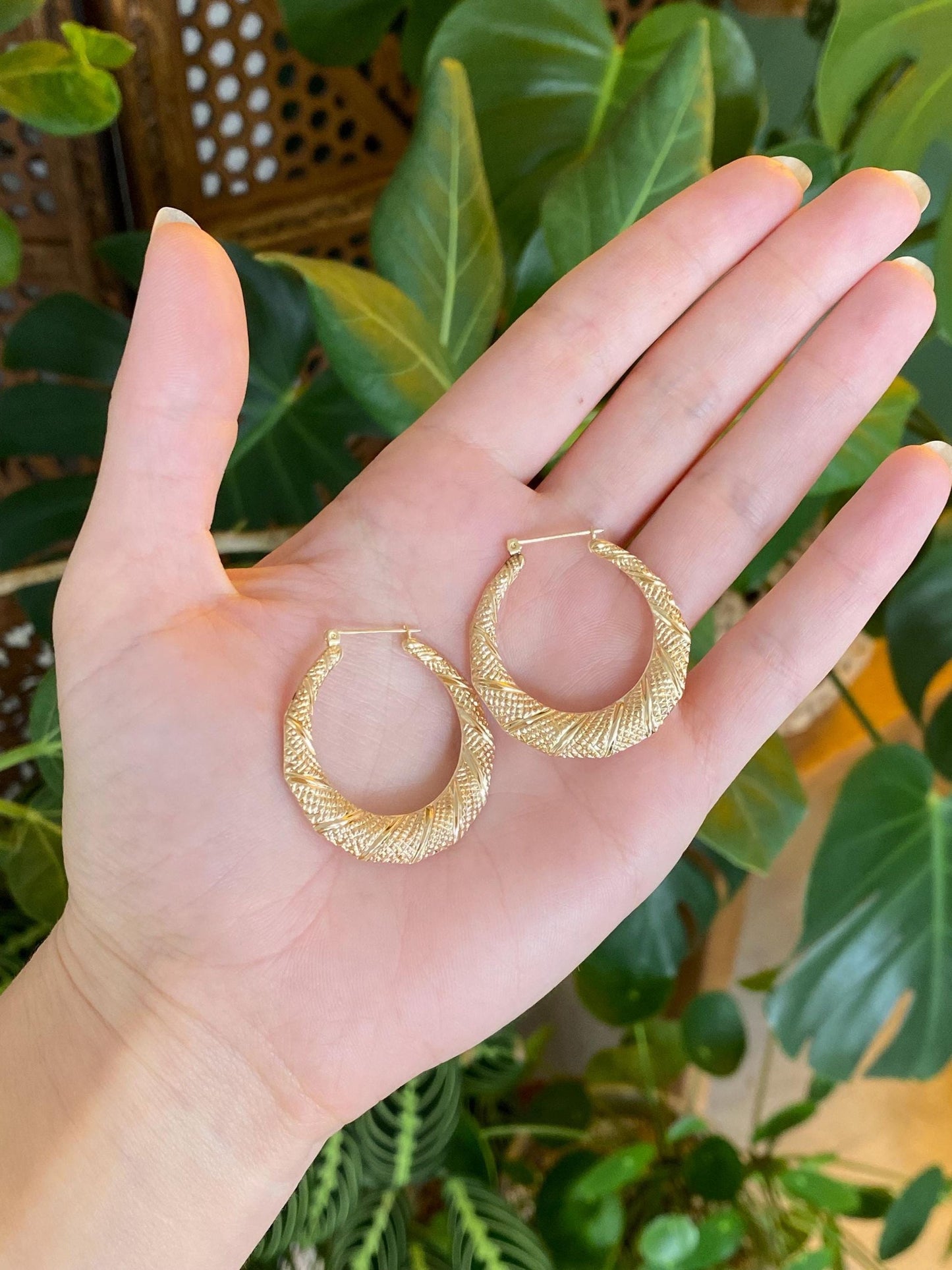 Vintage 14k Yellow Gold Textured Tapered Hoop Earrings