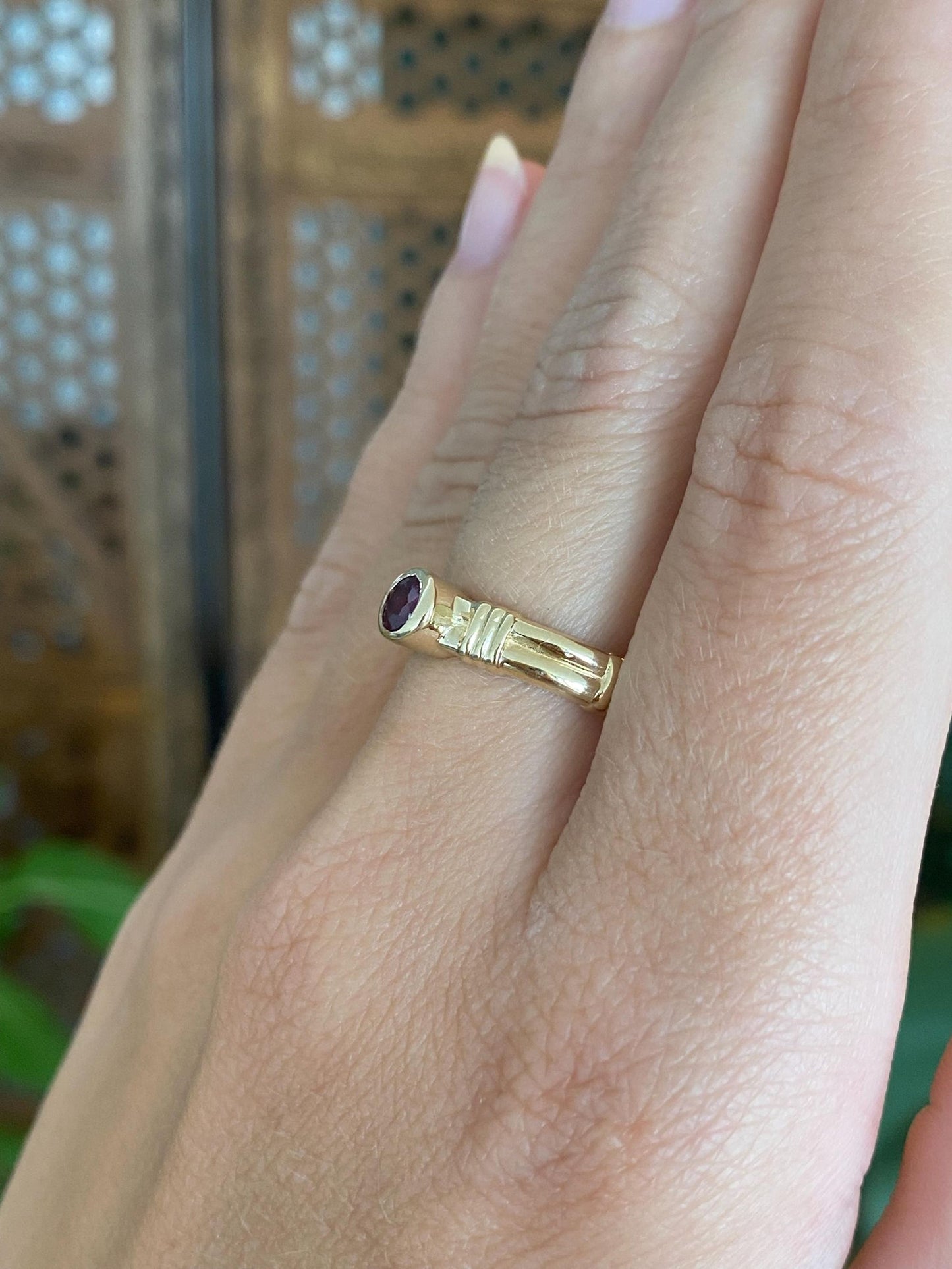 Vintage Solid 14k Yellow Gold Ruby Designed Ring - Size 7.25