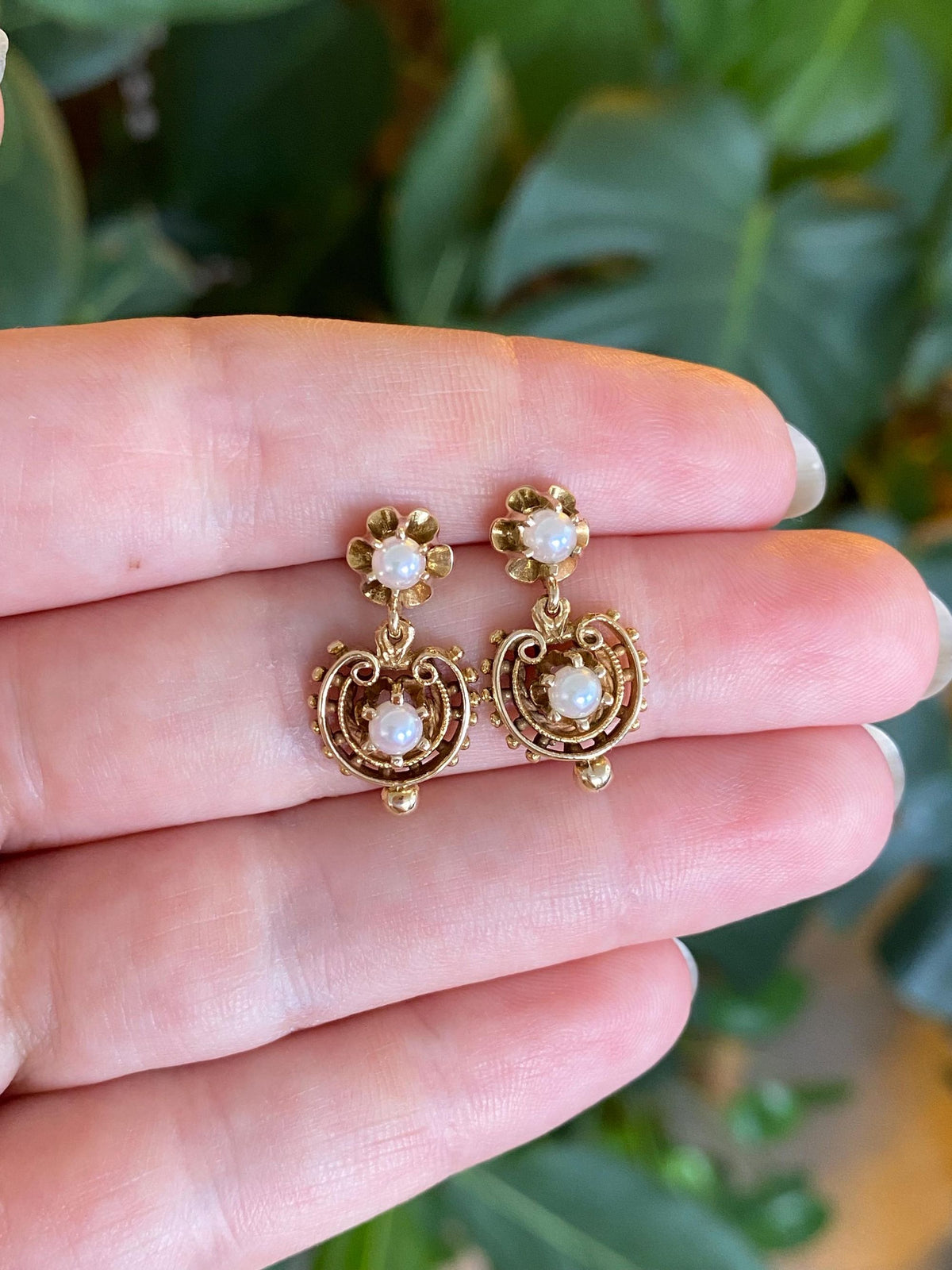 Vintage Solid 14k Yellow Gold Ornate Pearls Dangle Stud Earrings