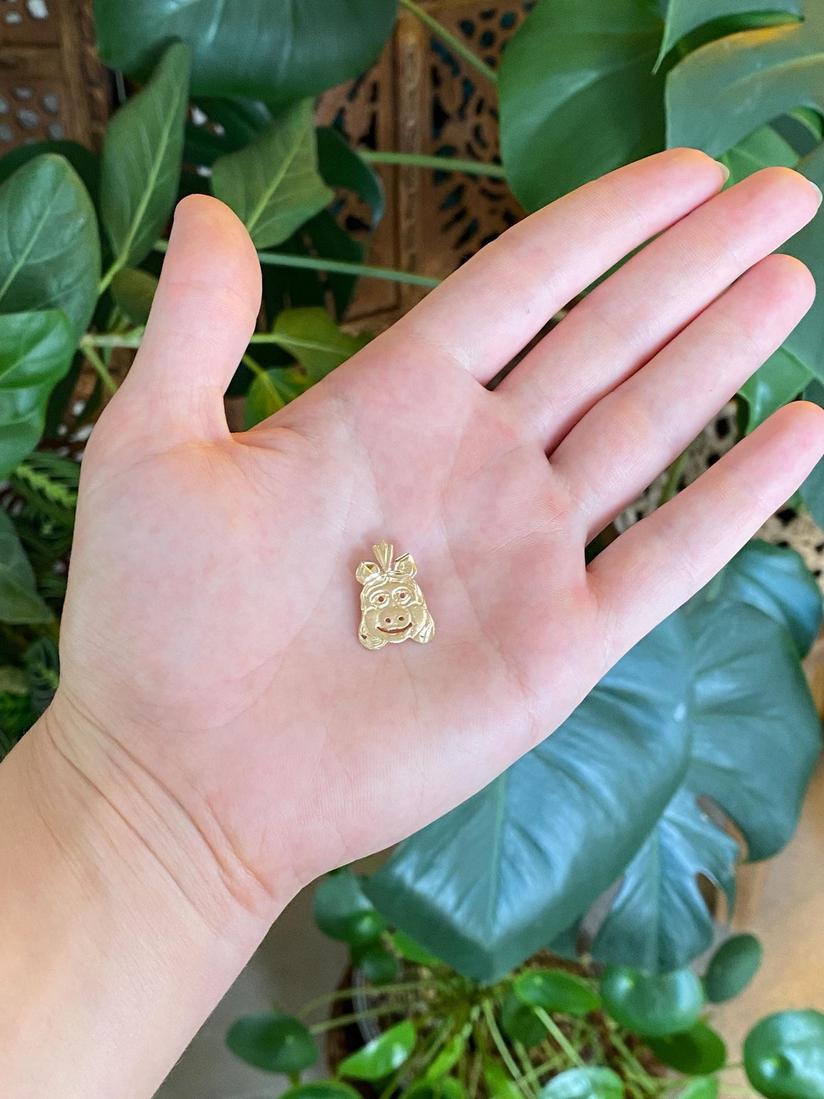 Vintage Solid 14k Yellow Gold Diamond Cut Piggy Face Charm