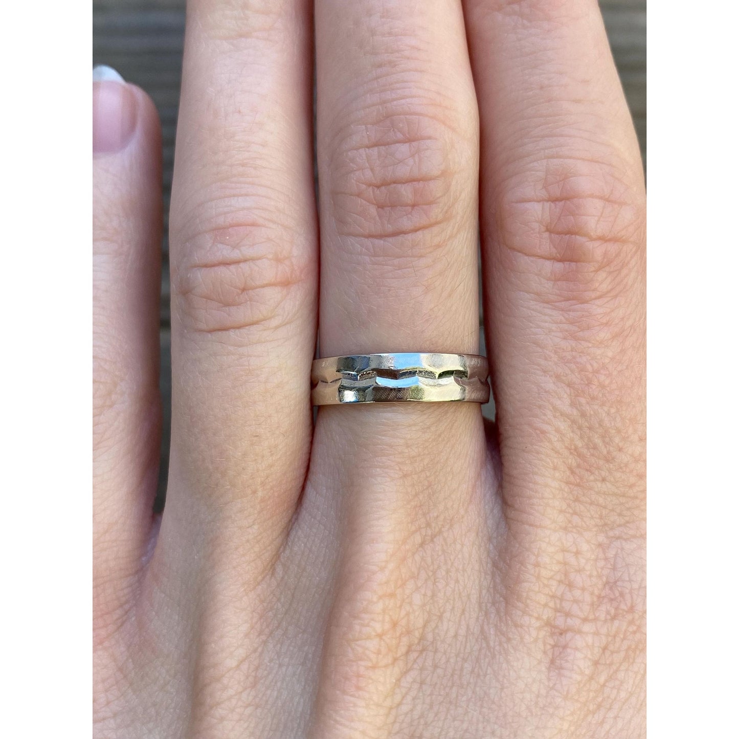 Vintage Solid 14k White Gold Diamond Cut Ring Band - Size 6.75