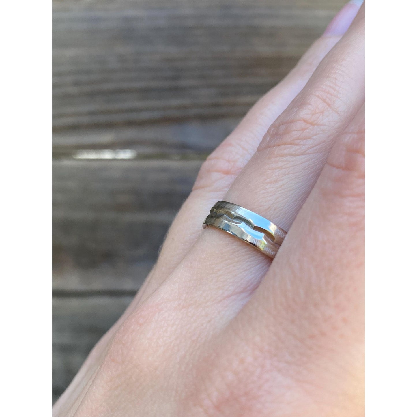 Vintage Solid 14k White Gold Diamond Cut Ring Band - Size 6.75