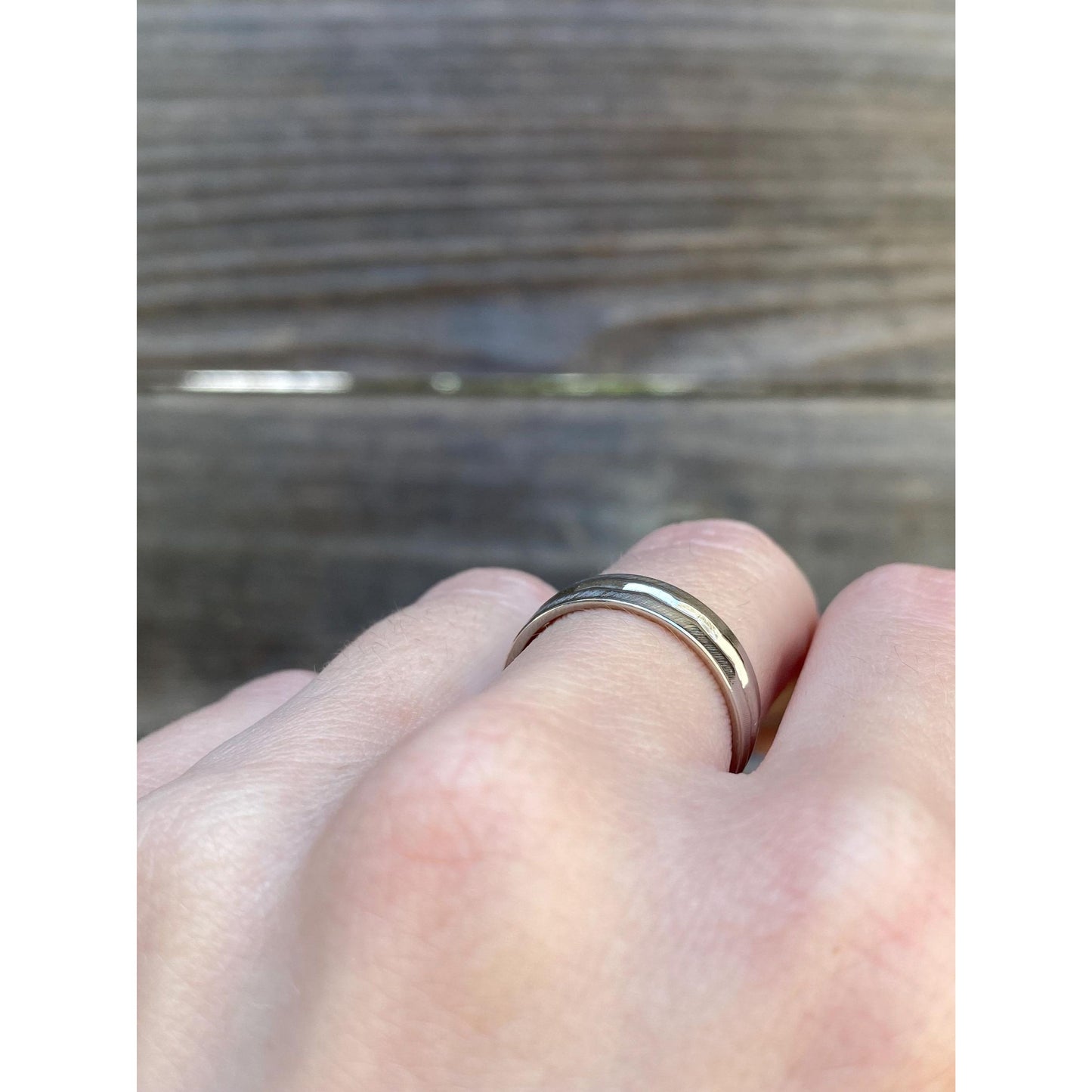 Vintage Solid 14k White Gold Diamond Cut Ring Band - Size 6.75