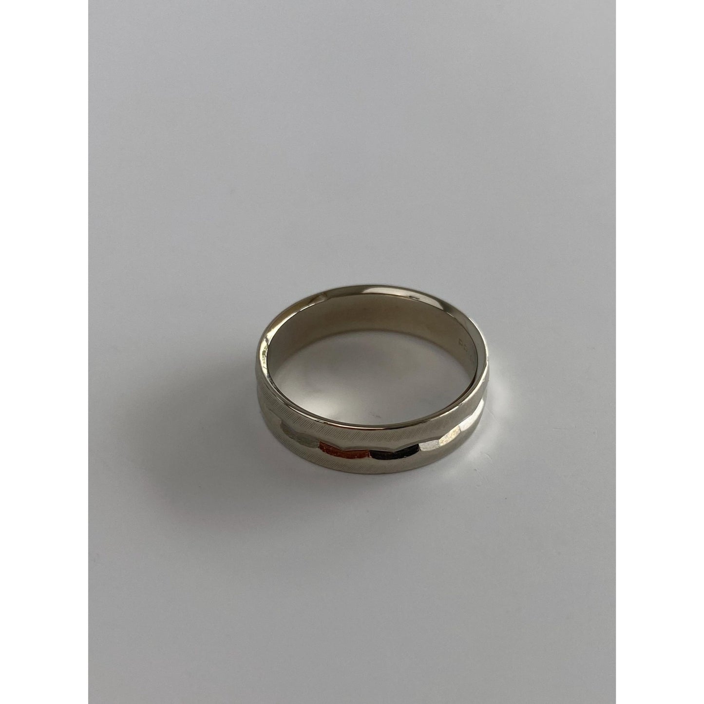 Vintage Solid 14k White Gold Diamond Cut Ring Band - Size 6.75