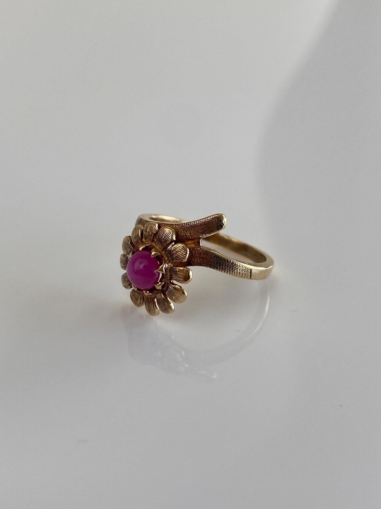 Vintage Solid 10k Yellow Gold Pink Star Sapphire Flower Ring - Size 3.75