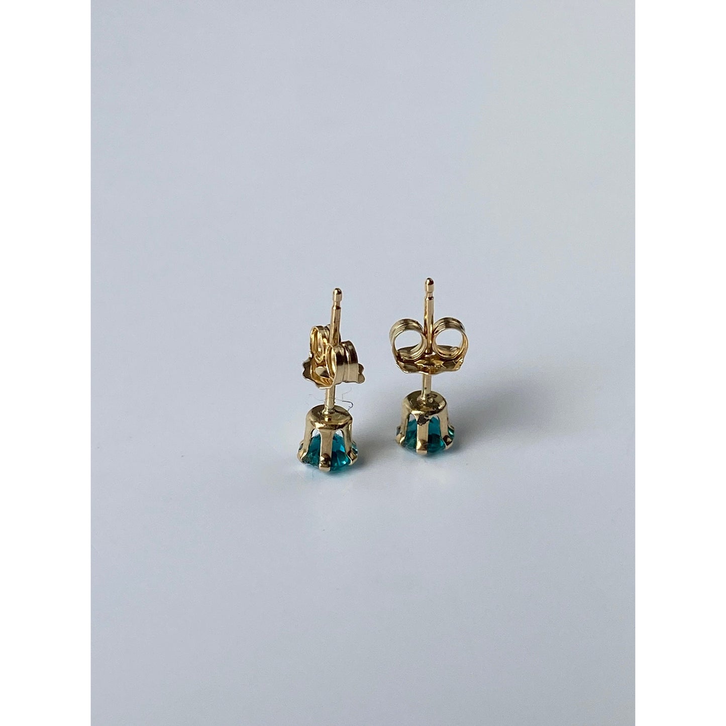 Solid 14k Yellow Gold Green Cubic Zirconia Stud Earrings