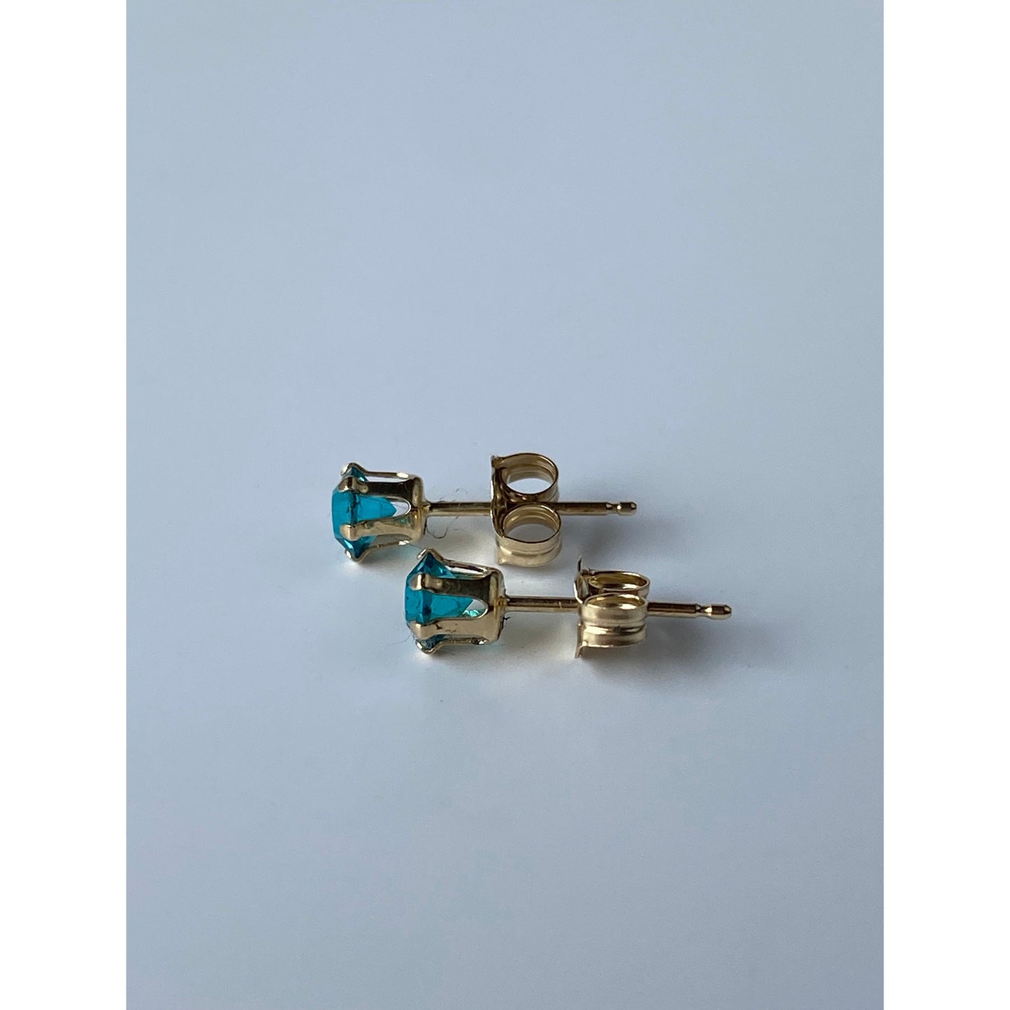 Solid 14k Yellow Gold Green Cubic Zirconia Stud Earrings