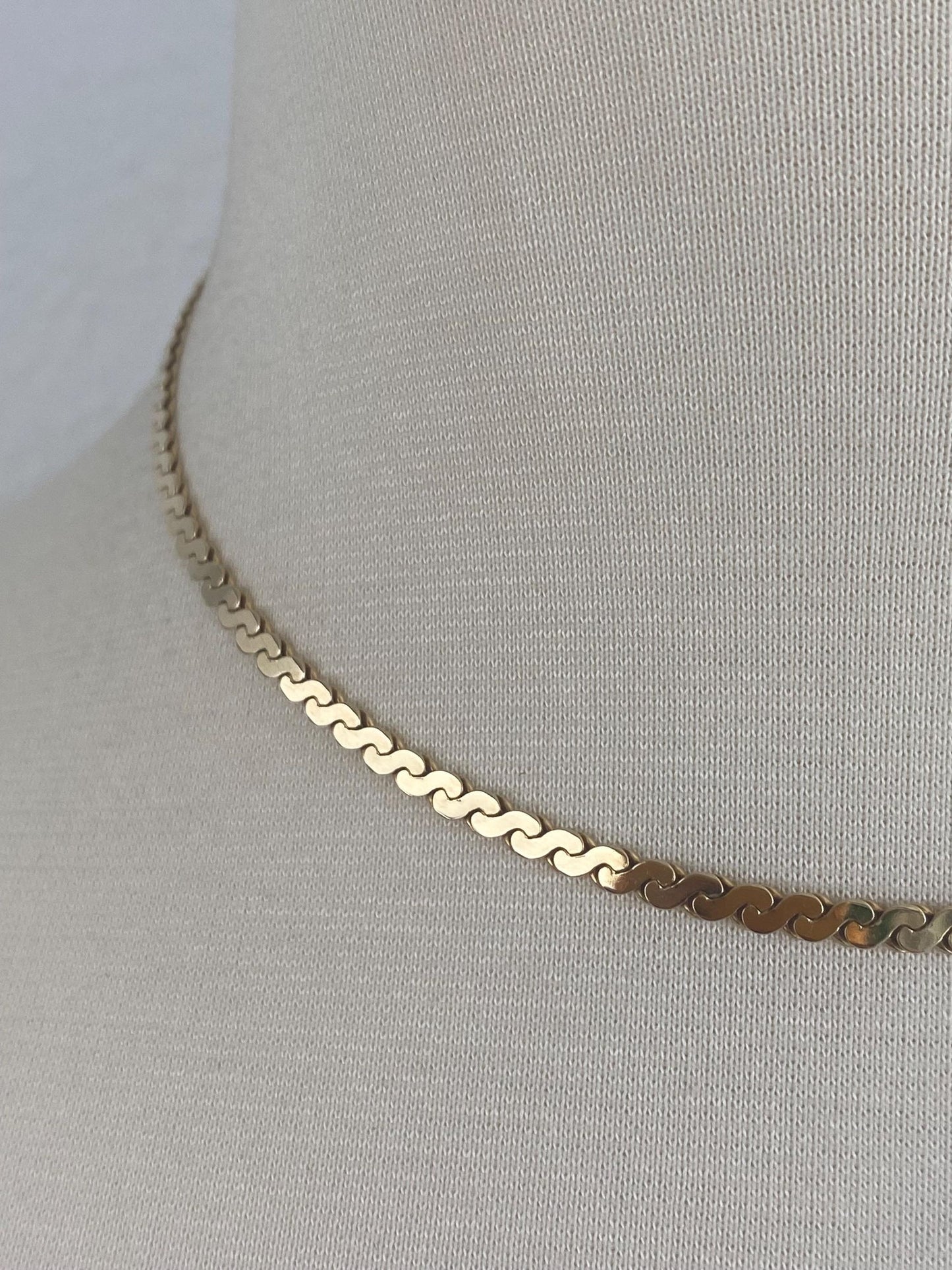 Vintage Solid 14k Yellow Gold Chunky Serpentine Chain Necklace - 16 inches