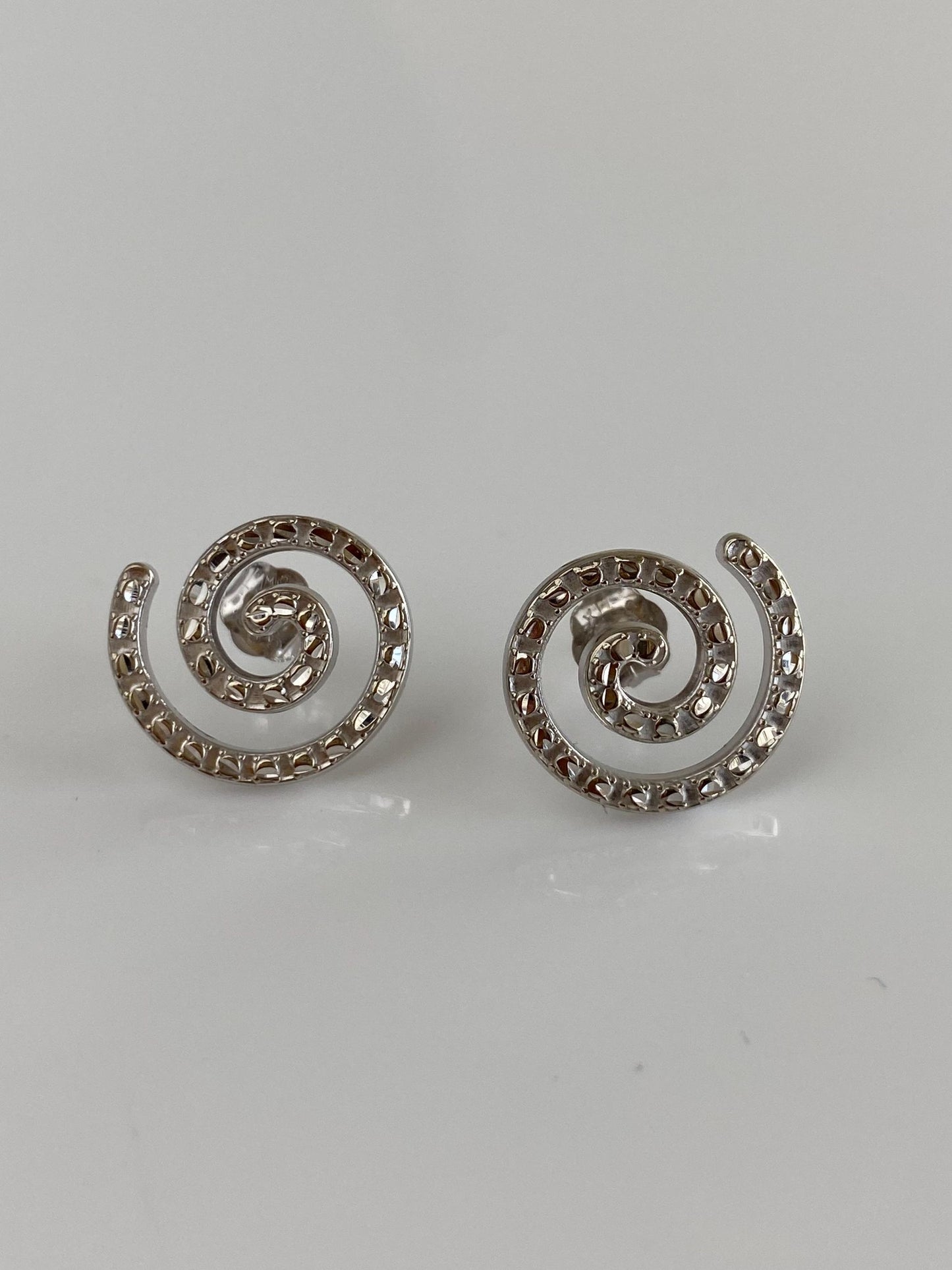 Vintage Solid 14k White Gold Diamond Cut Spiral Stud Earrings