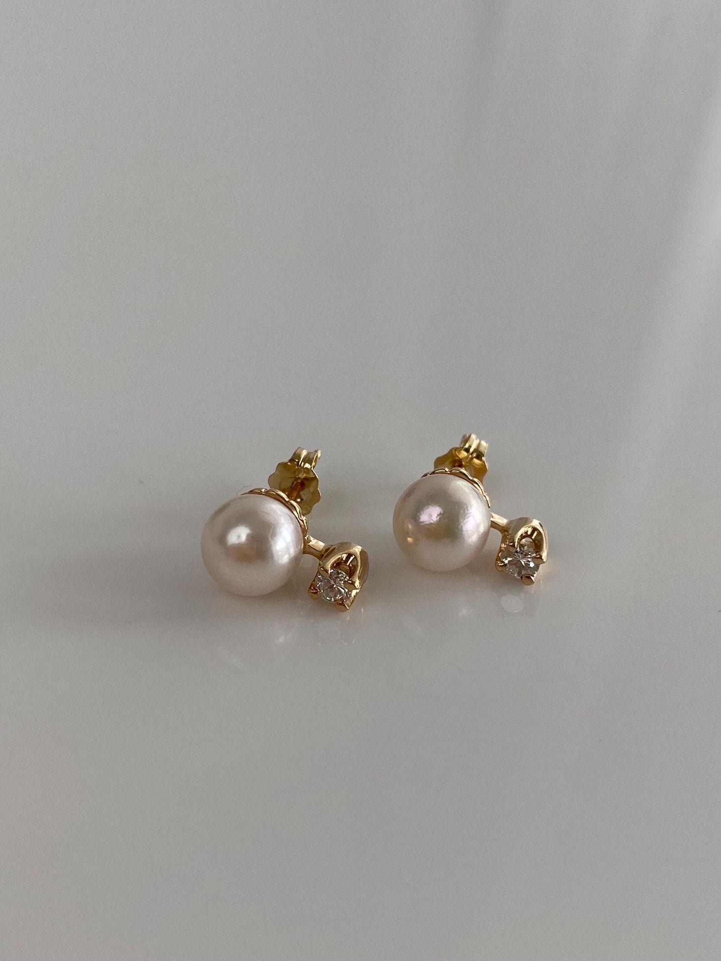 Vintage Solid 14k Yellow Gold Diamond Pearl Stud Earrings