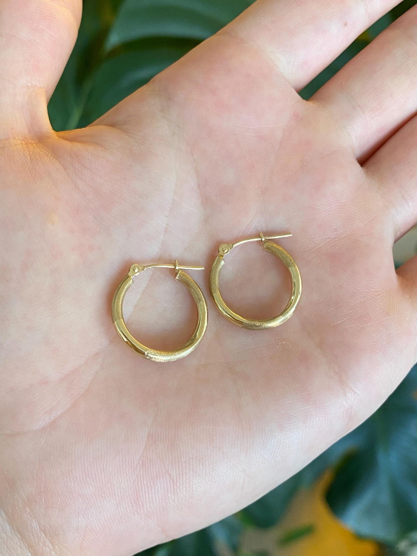 Vintage 10k Yellow Gold Satin Shiny Hoop Earrings