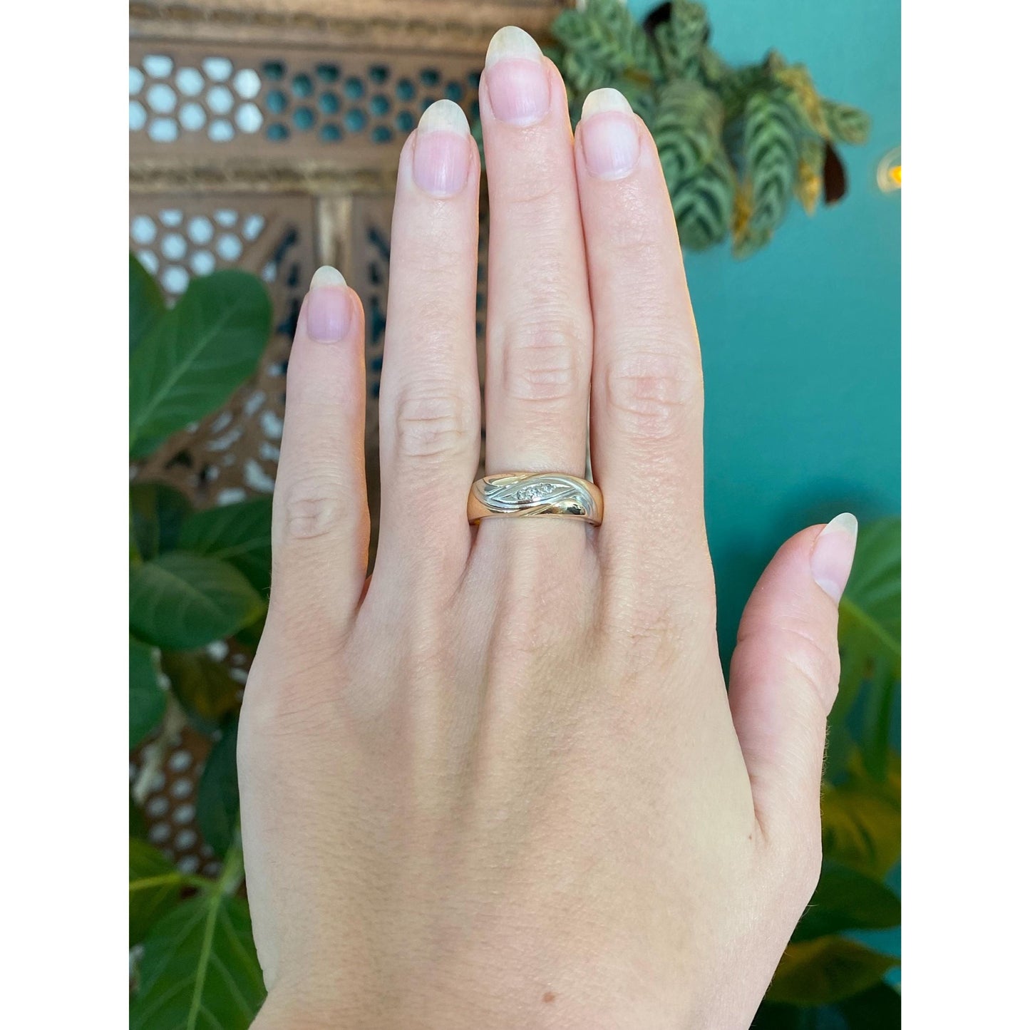 Vintage Solid 14k Yellow & White Gold Diamond Ring Band - Size 9.5