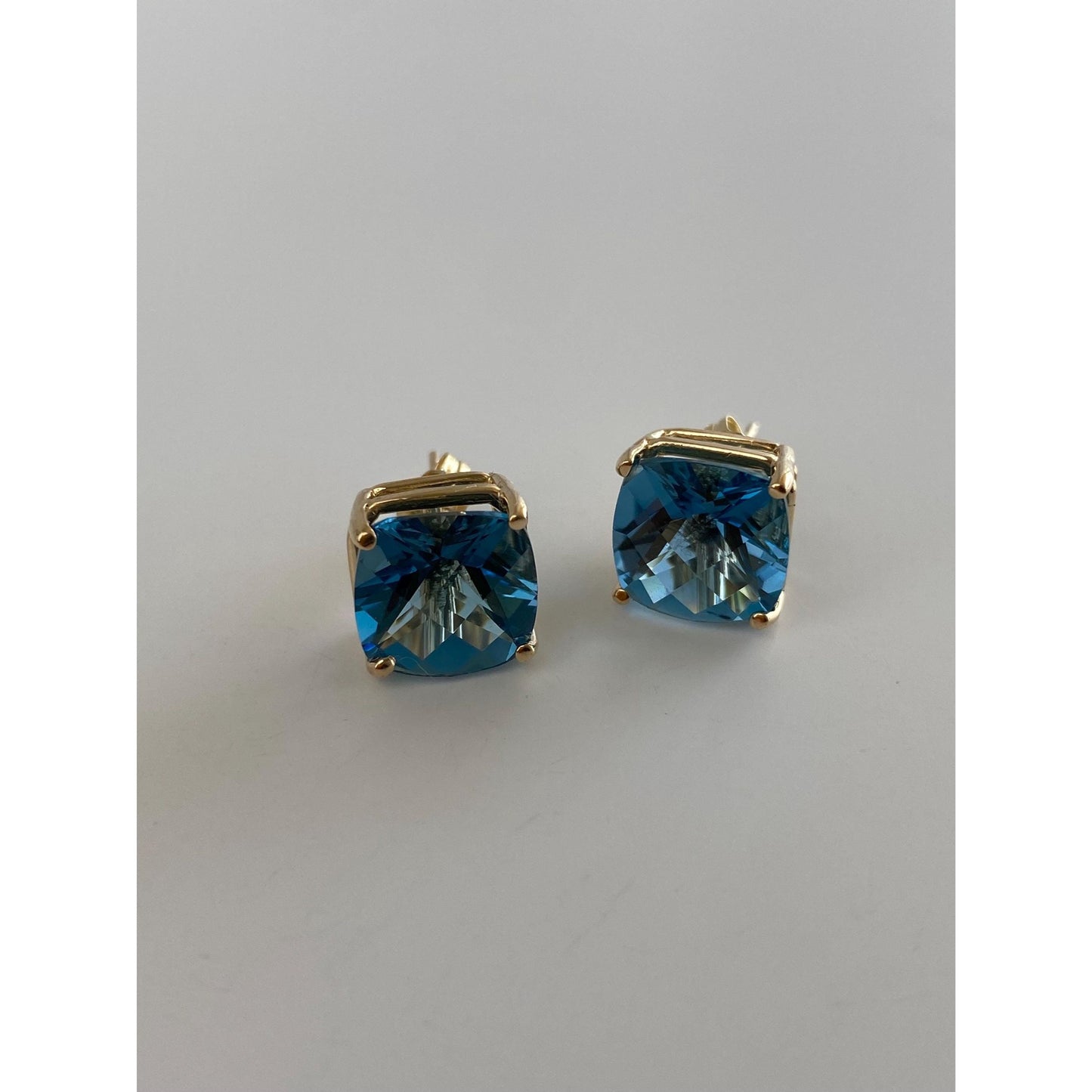 Vintage Solid 14k Yellow Gold Topaz Stud Earrings