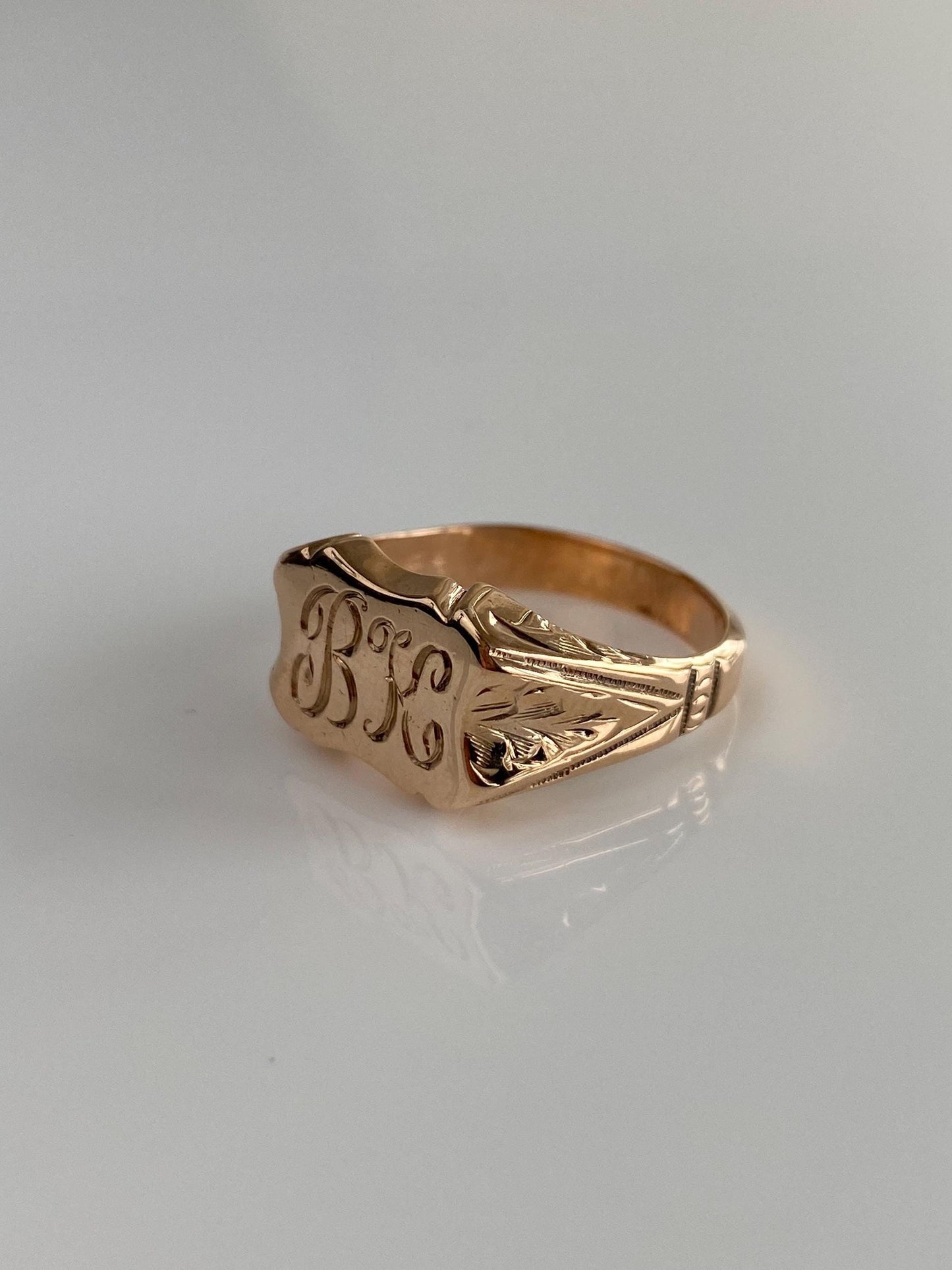 Vintage Solid 10k Rosey Gold Monogram 'BK' Designed Signet Ring - Size 9