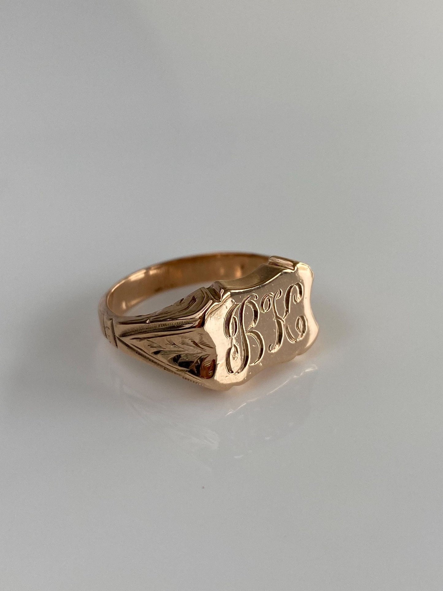 Vintage Solid 10k Rosey Gold Monogram 'BK' Designed Signet Ring - Size 9