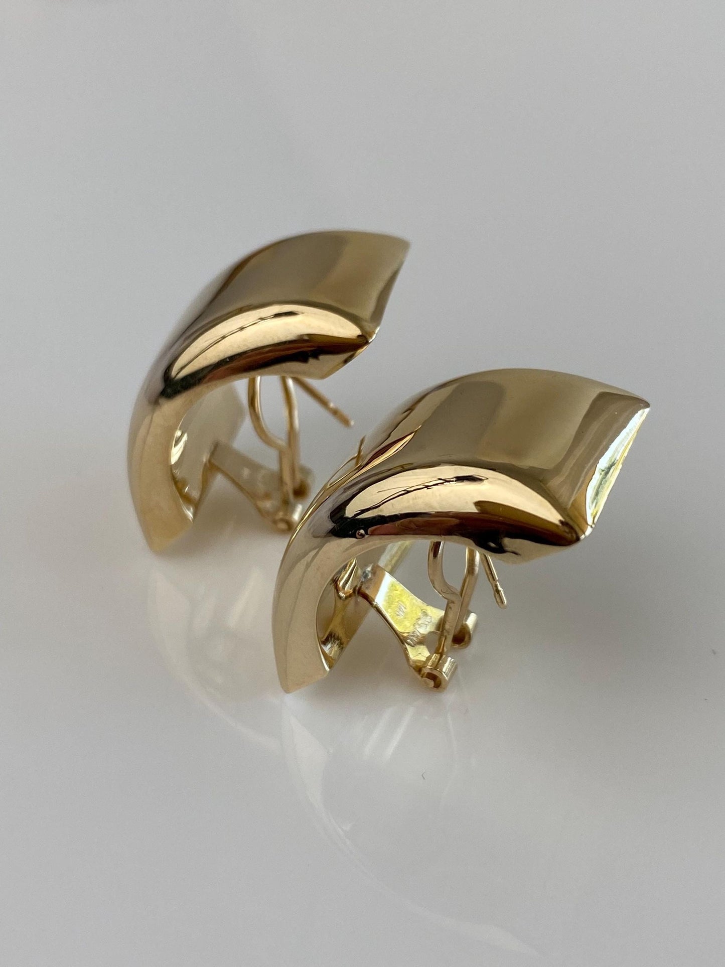 Vintage 14k Yellow Gold Domed Drop Stud Earrings