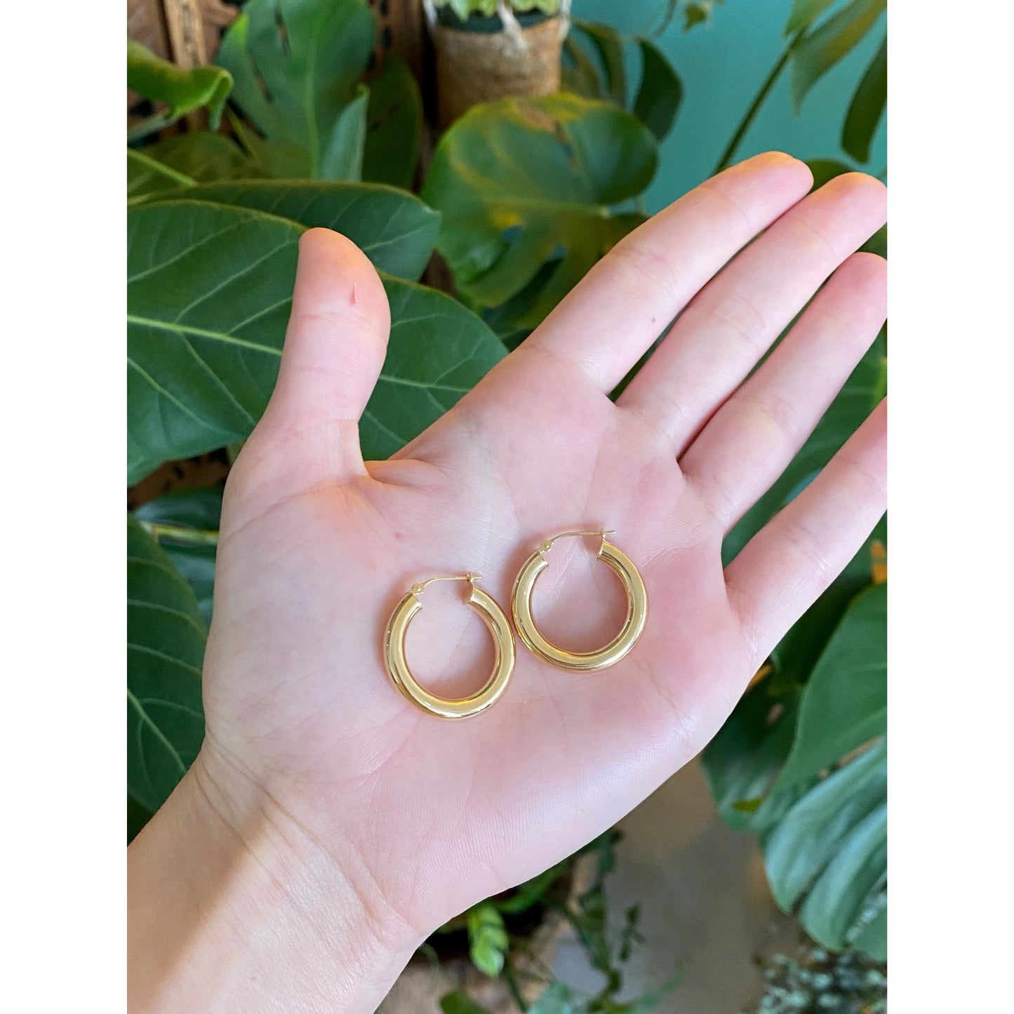 Vintage 18k Yellow Gold Chunky Hoop Earrings