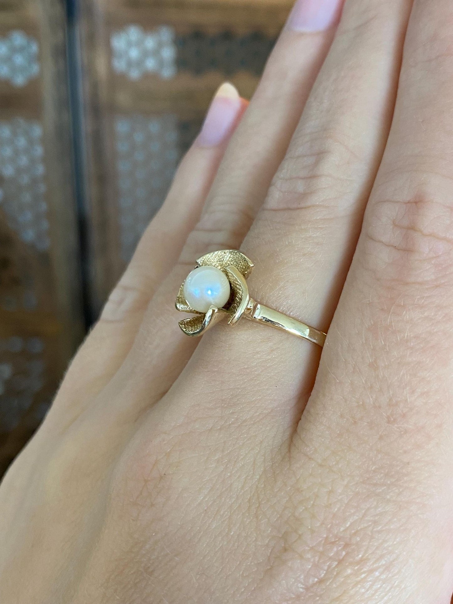 Vintage Solid 14k Yellow Gold Pearl Flower Ring - Size 7.25