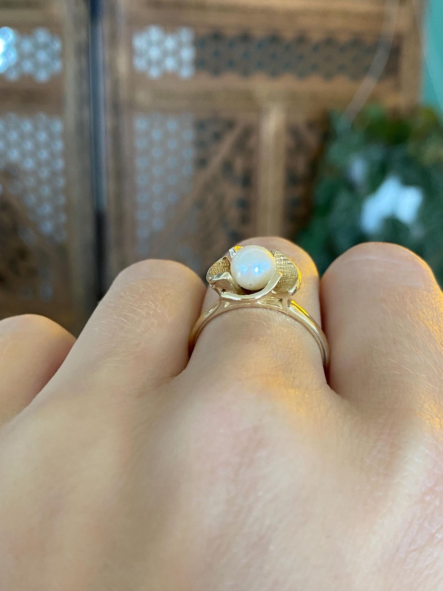 Vintage Solid 14k Yellow Gold Pearl Flower Ring - Size 7.25