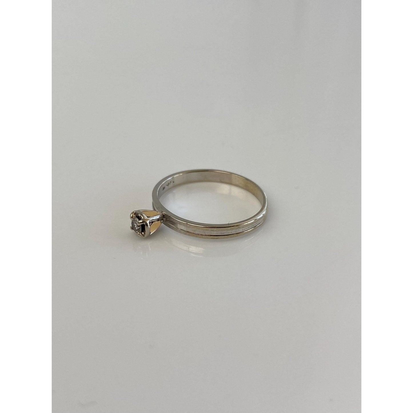 Vintage Solid 14k White Gold Diamond Ring - Size 5.75