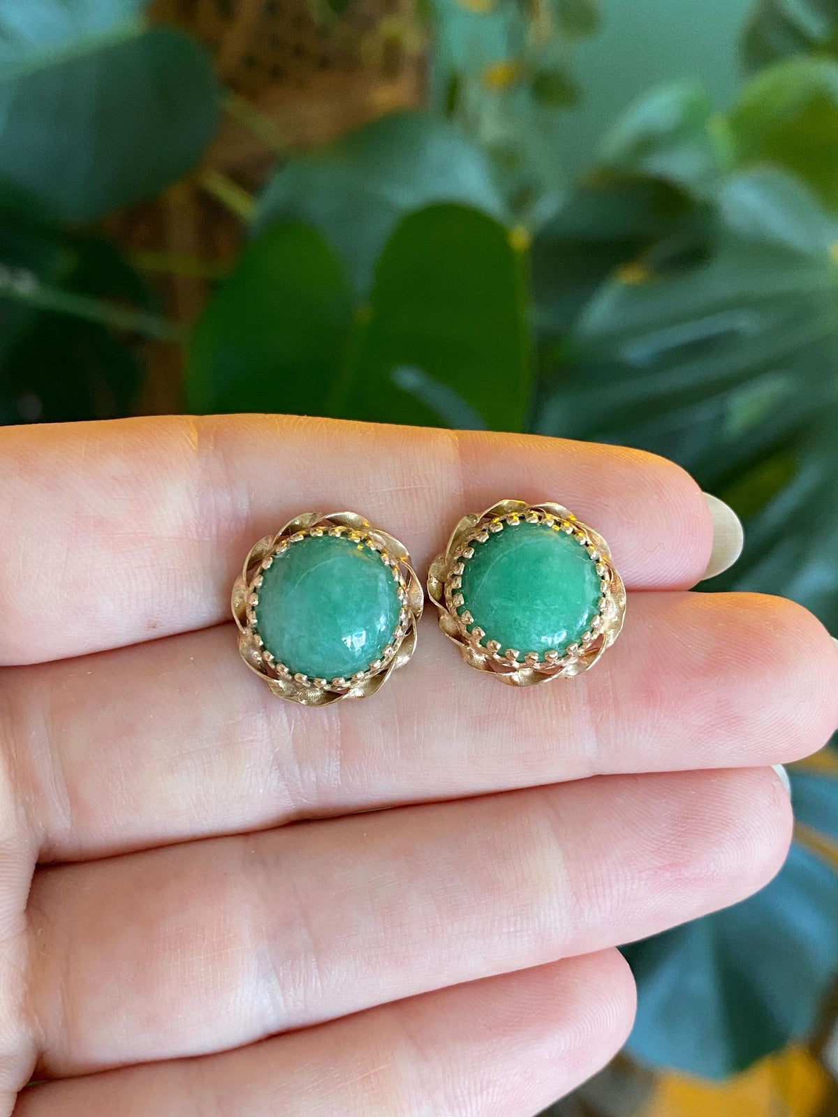 Vintage Solid 14k Yellow Gold Jade Drop Earrings