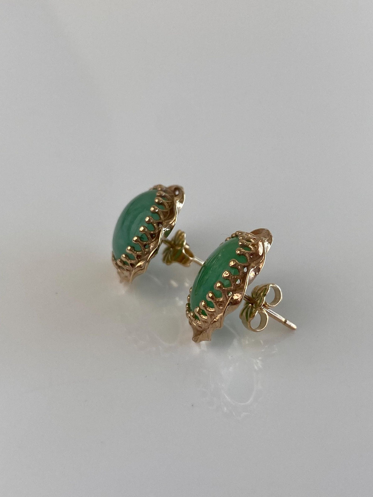 Vintage Solid 14k Yellow Gold Jade Drop Earrings