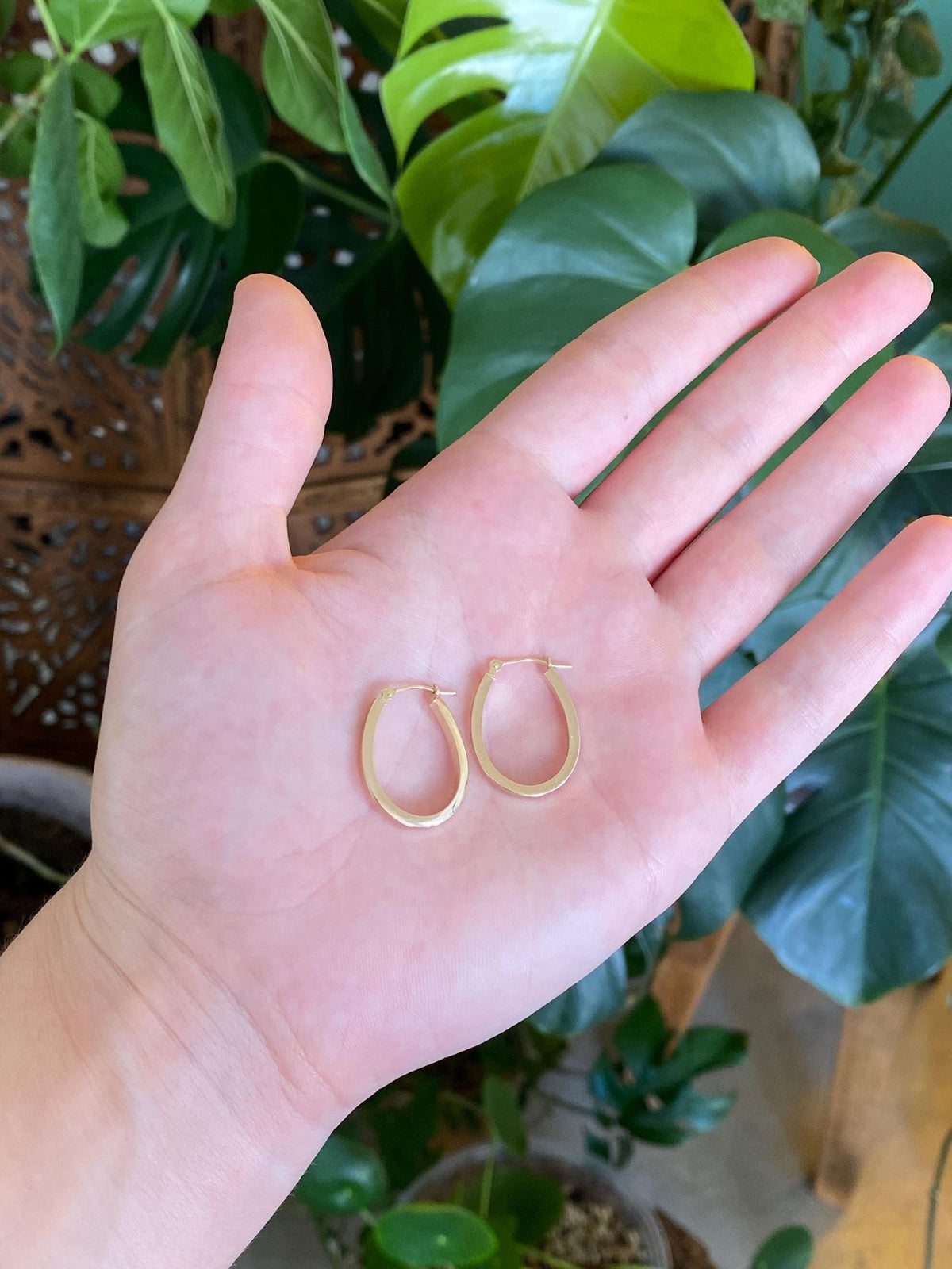 Vintage 14k Yellow Gold Straight Edge Oval Hoop Earrings