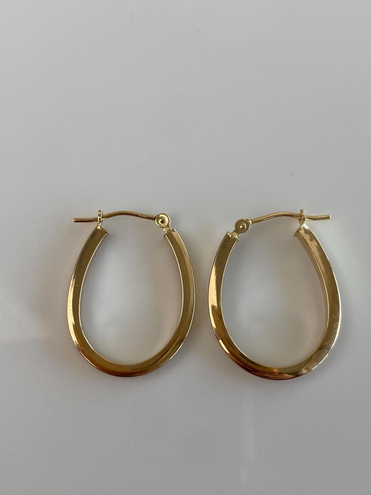 Vintage 14k Yellow Gold Straight Edge Oval Hoop Earrings