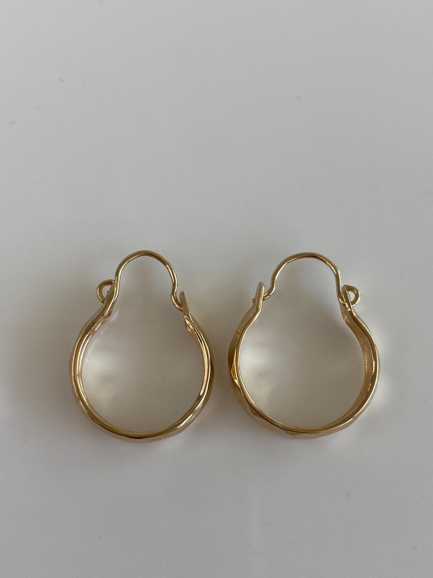 Vintage Solid 14k Yellow Gold Faceted Hoop Earrings