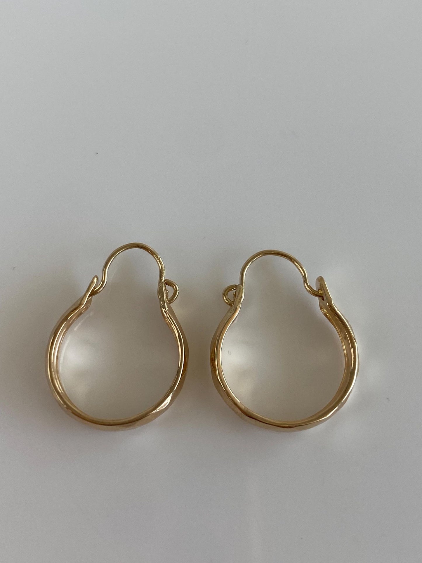 Vintage Solid 14k Yellow Gold Faceted Hoop Earrings