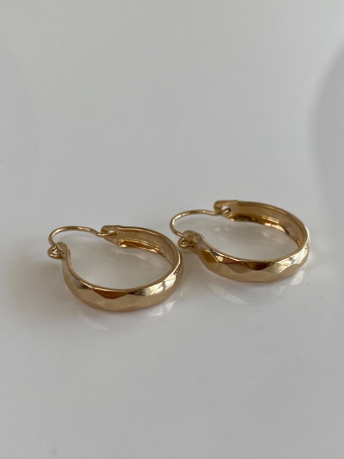 Vintage Solid 14k Yellow Gold Faceted Hoop Earrings