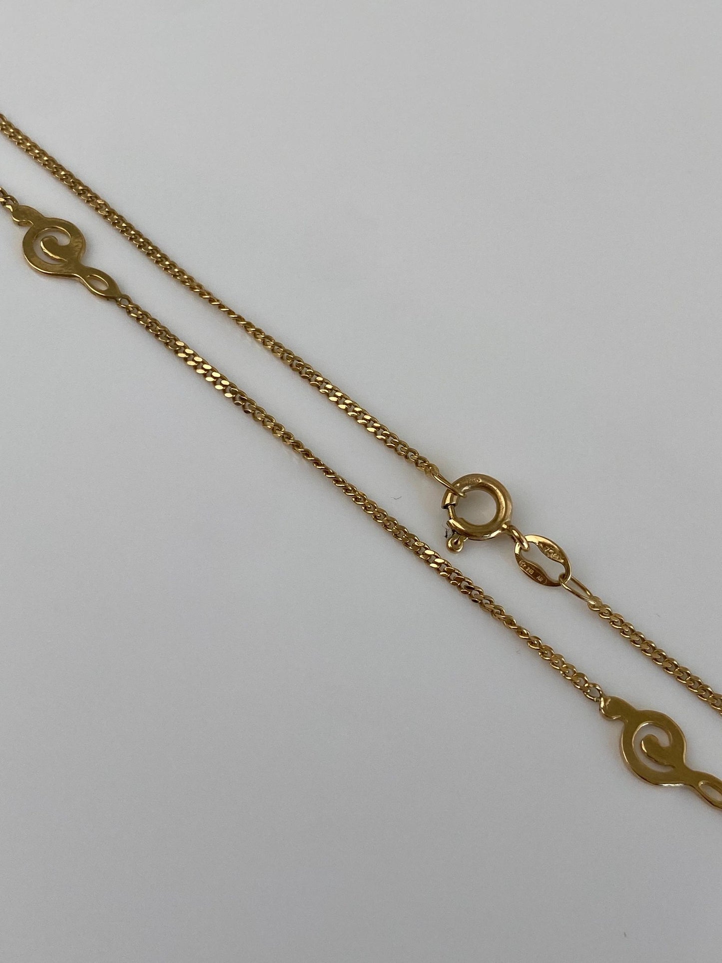 Vintage Solid 18k Yellow Gold Music Symbol Curb Chain Necklace - 16.25 inches