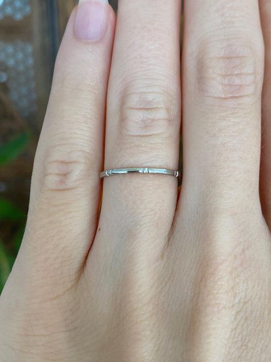 Vintage Solid 14k White Gold Designed Ring Band - Size 5.75