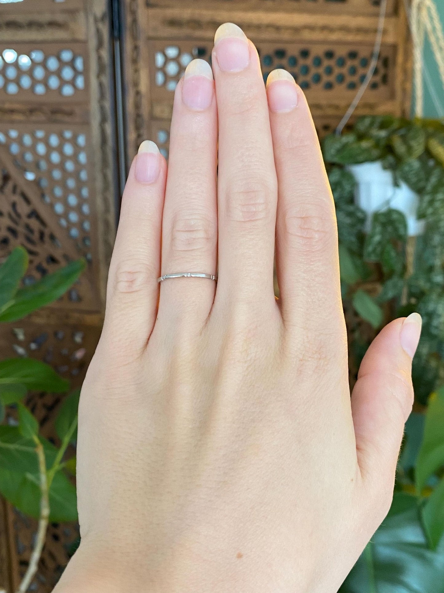 Vintage Solid 14k White Gold Designed Ring Band - Size 5.75