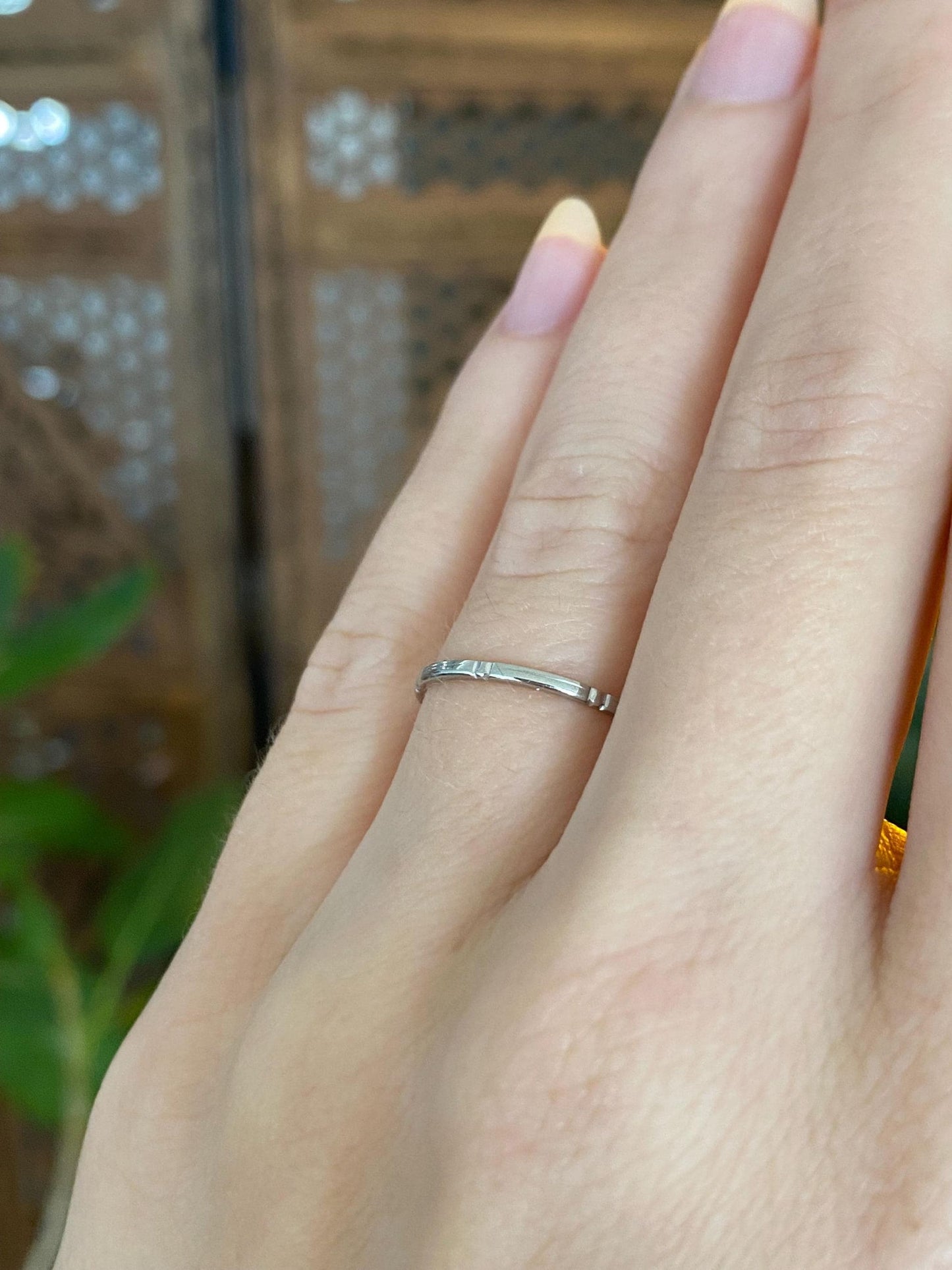 Vintage Solid 14k White Gold Designed Ring Band - Size 5.75