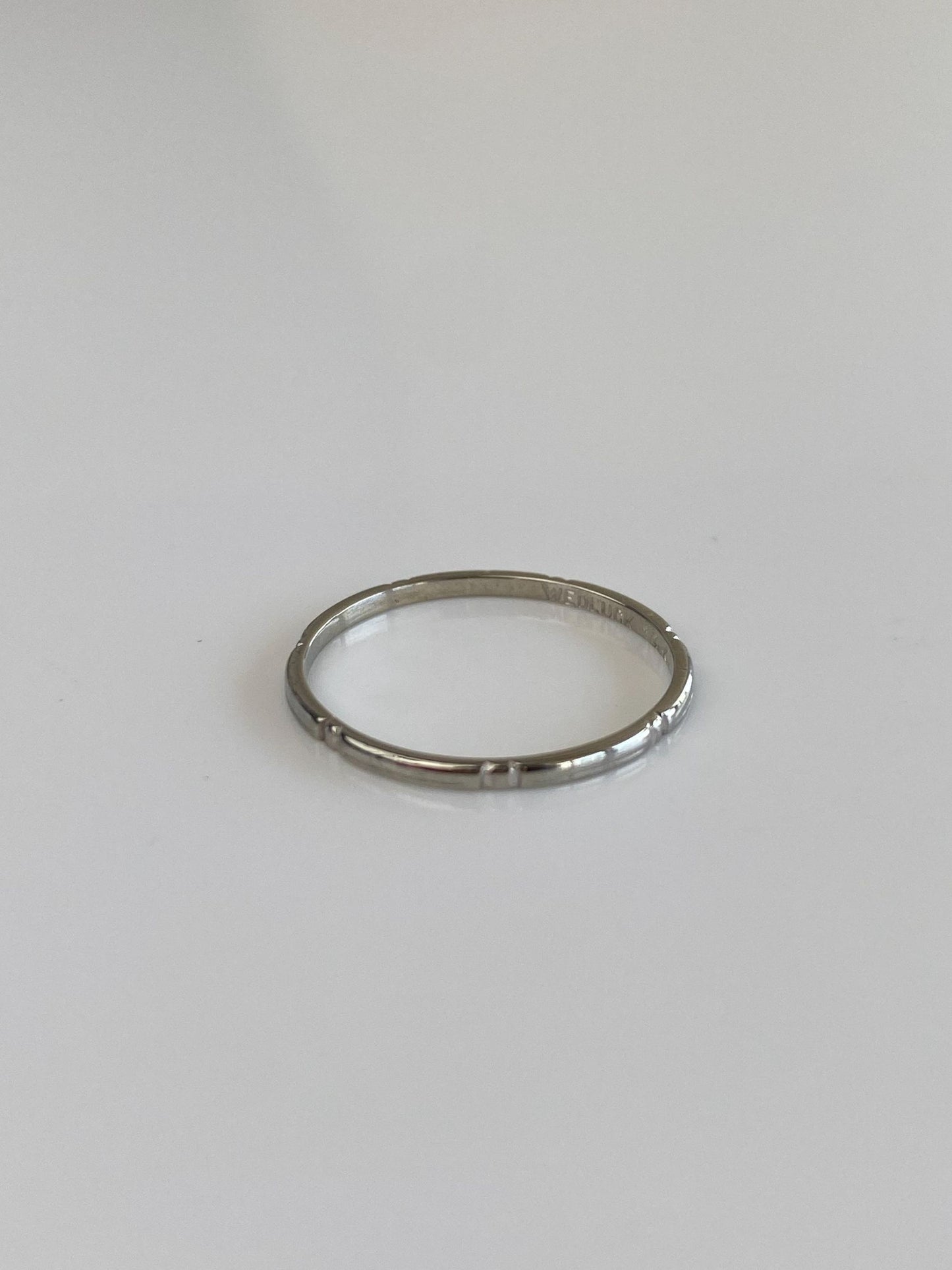 Vintage Solid 14k White Gold Designed Ring Band - Size 5.75