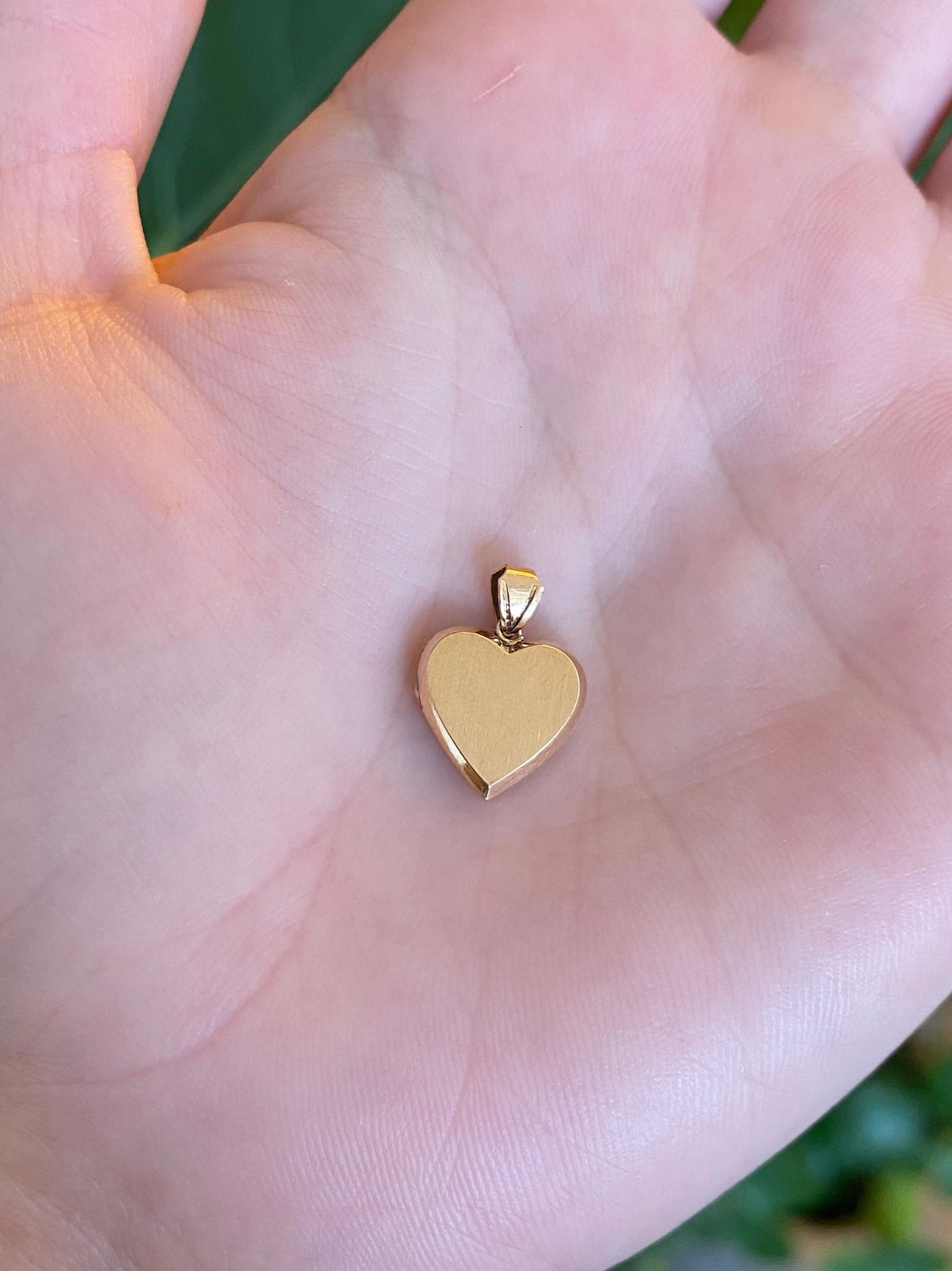 Vintage Solid 18k Yellow Gold Heart Locket Charm