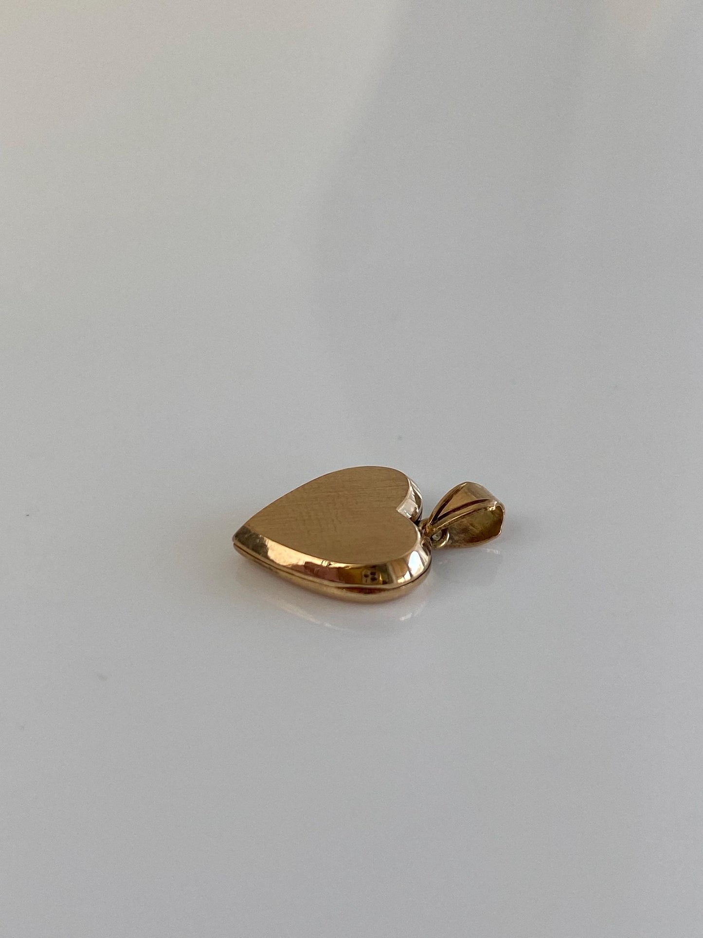 Vintage Solid 18k Yellow Gold Heart Locket Charm