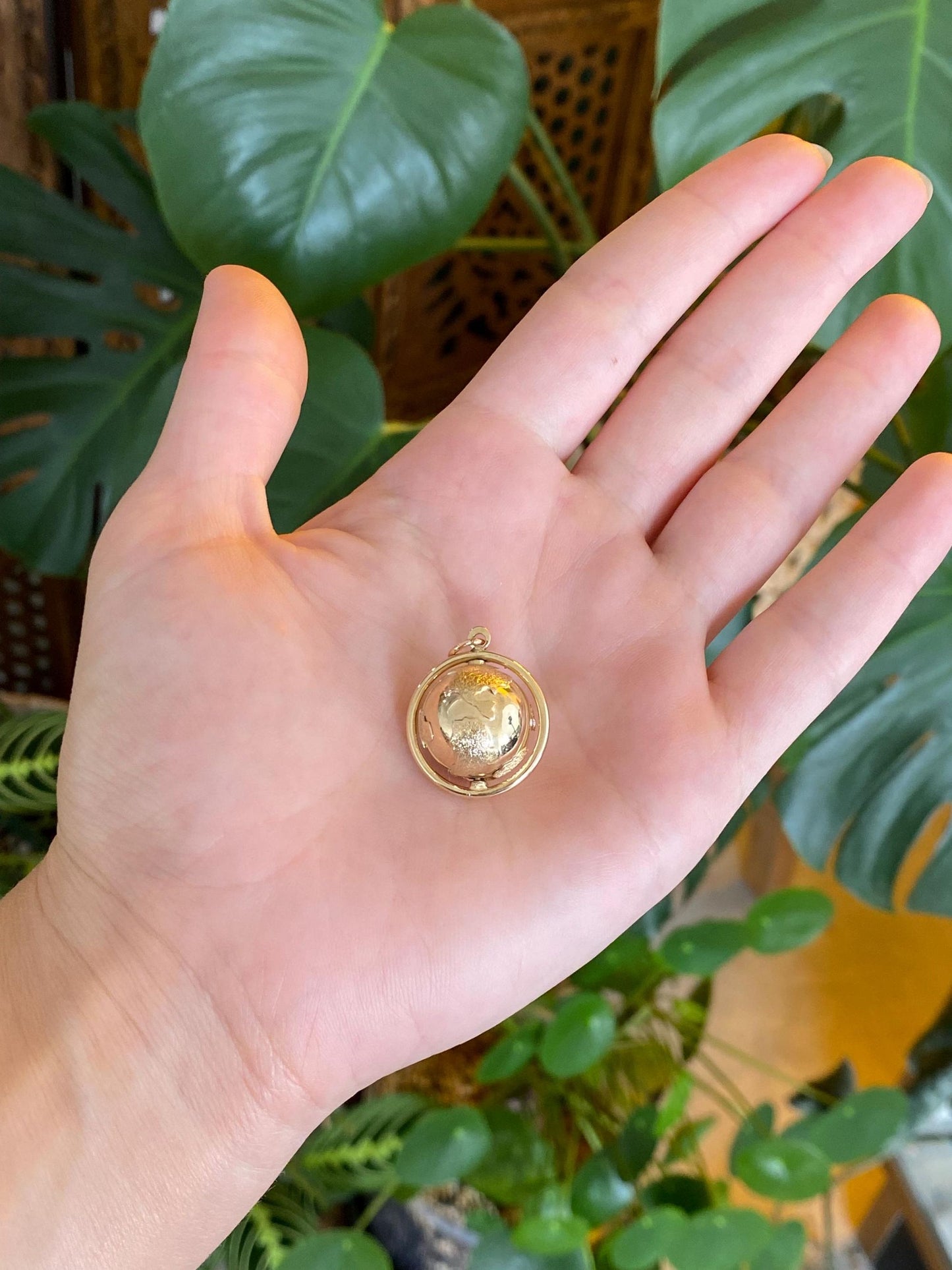 Vintage 14k Yellow Gold Articulated Globe Charm