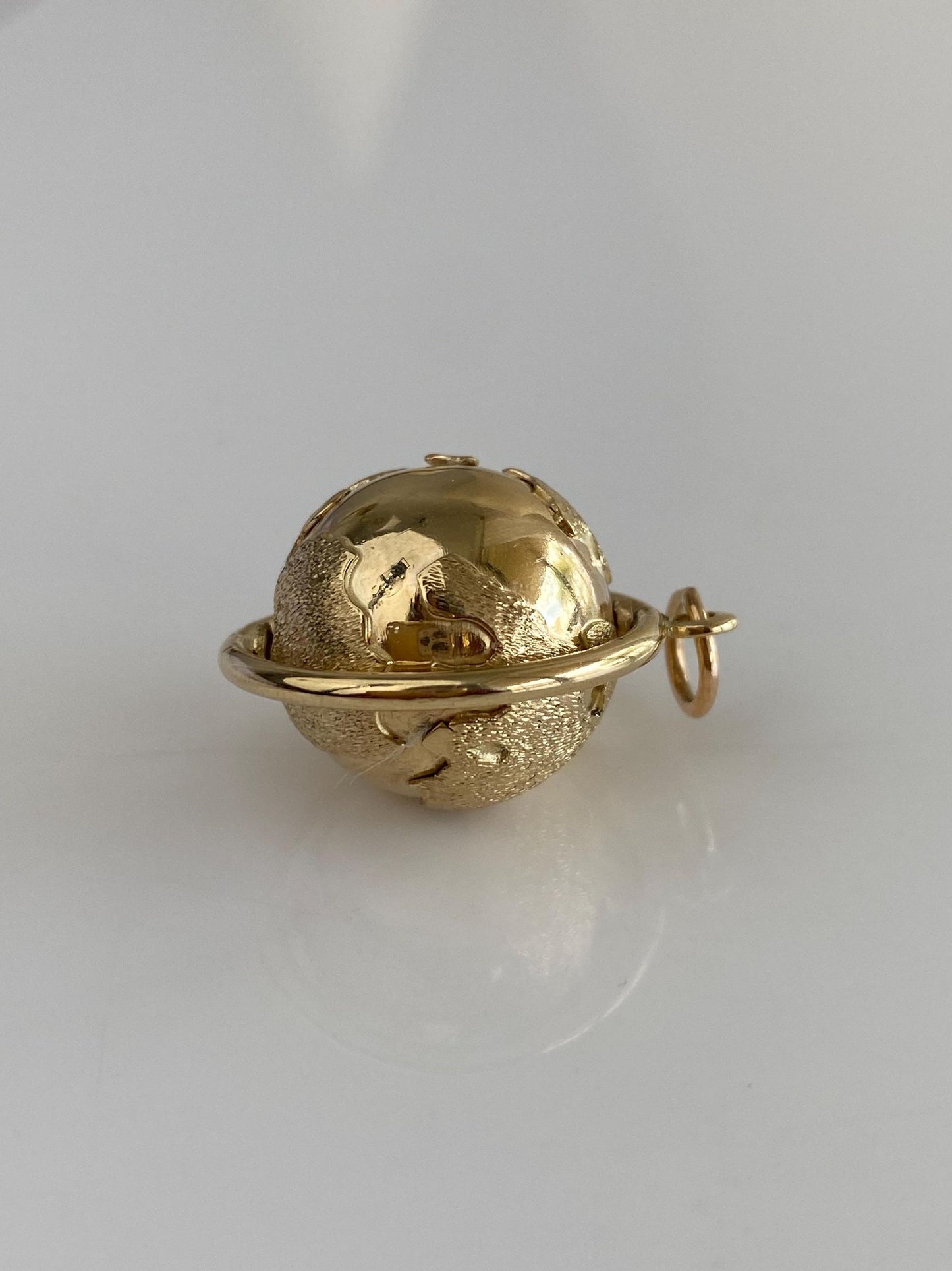 Vintage 14k Yellow Gold Articulated Globe Charm