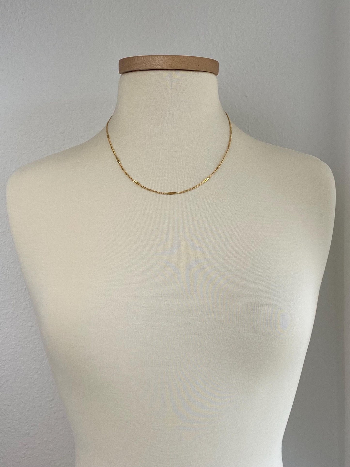 Vintage Solid 18k Yellow Gold Station Style Tight Curb Chain Necklace - 19.75 inches