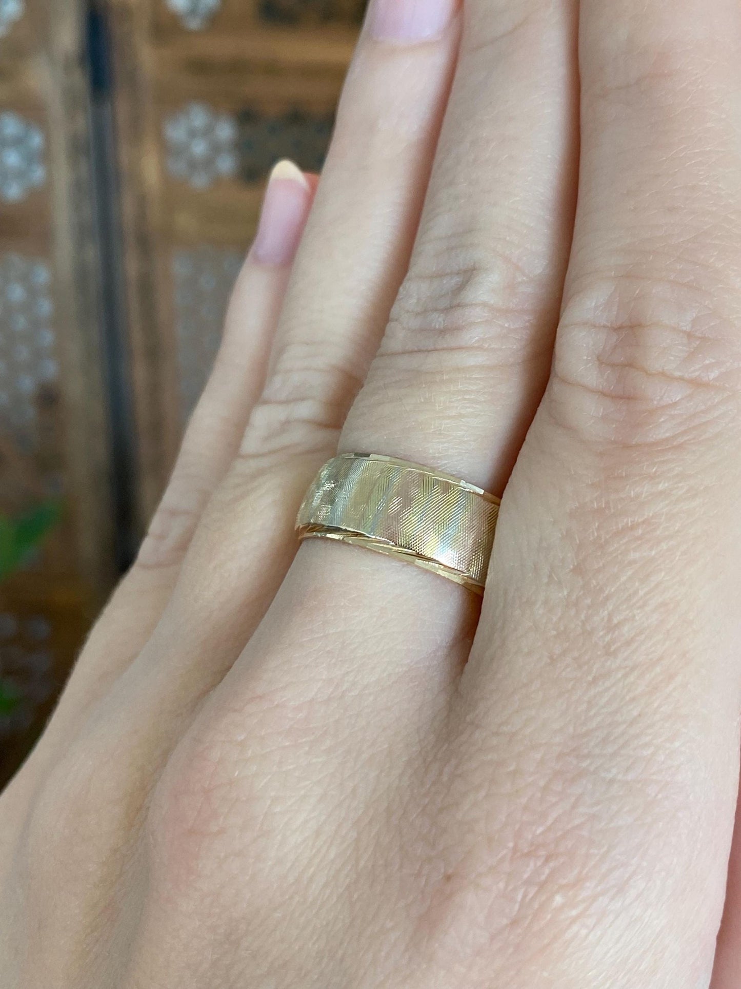 Vintage Solid 14k Tri Tone Gold Crosshatch Pattern Ring Band - Size 8.75