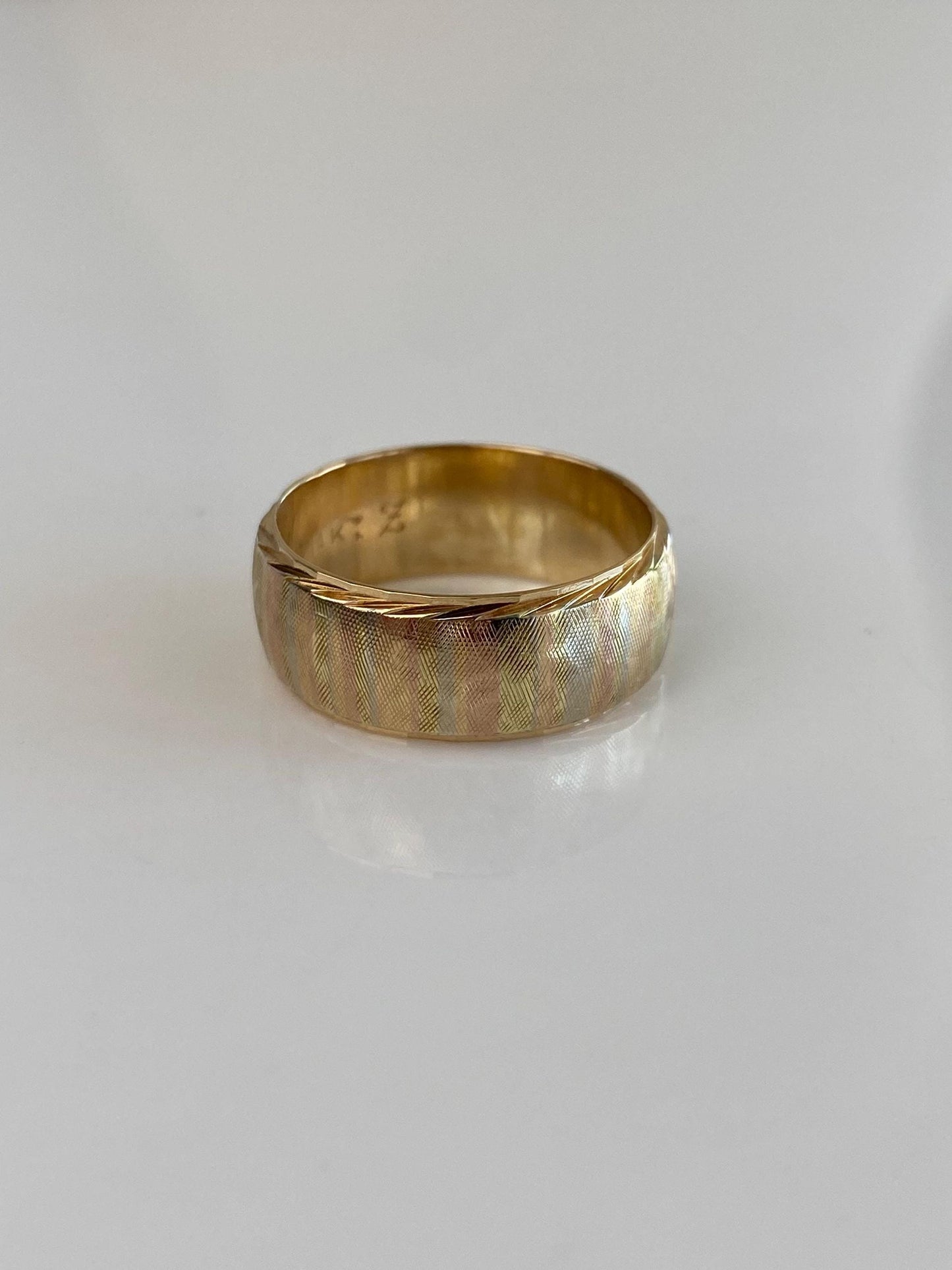 Vintage Solid 14k Tri Tone Gold Crosshatch Pattern Ring Band - Size 8.75