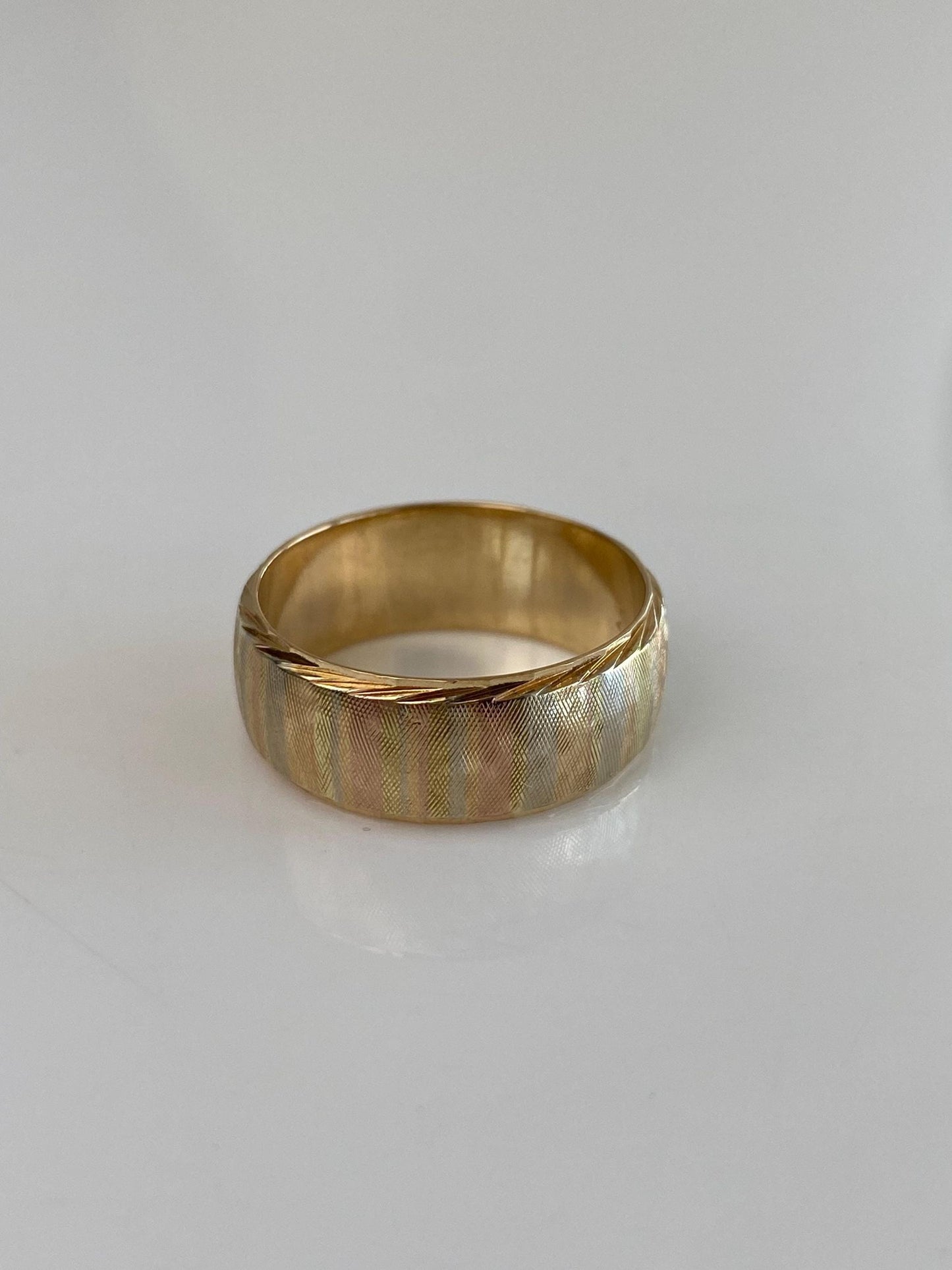 Vintage Solid 14k Tri Tone Gold Crosshatch Pattern Ring Band - Size 8.75